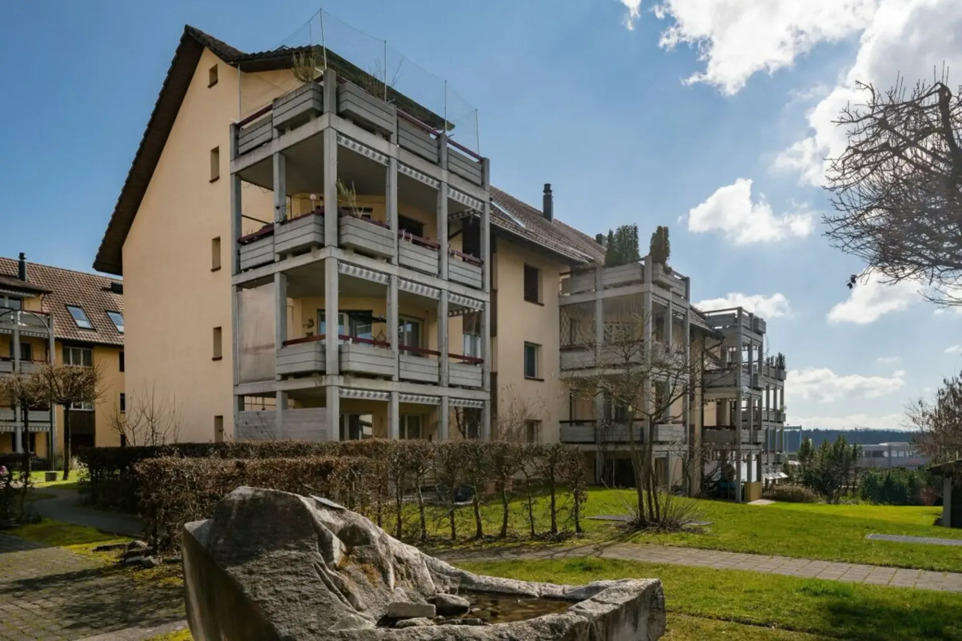 Charmante 3.5 Zimmer Attika-Wohnung zu vermieten
