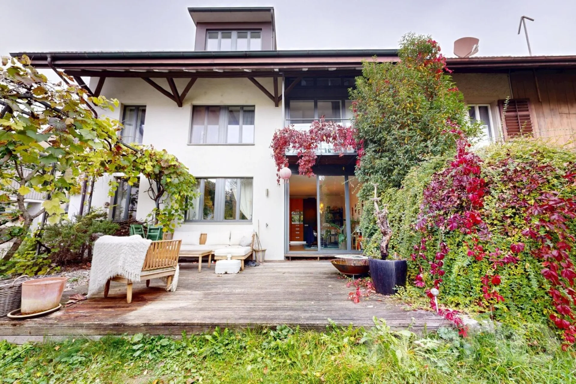 Haus mit zwei Lofts & sep. Parzelle direkt nebenan