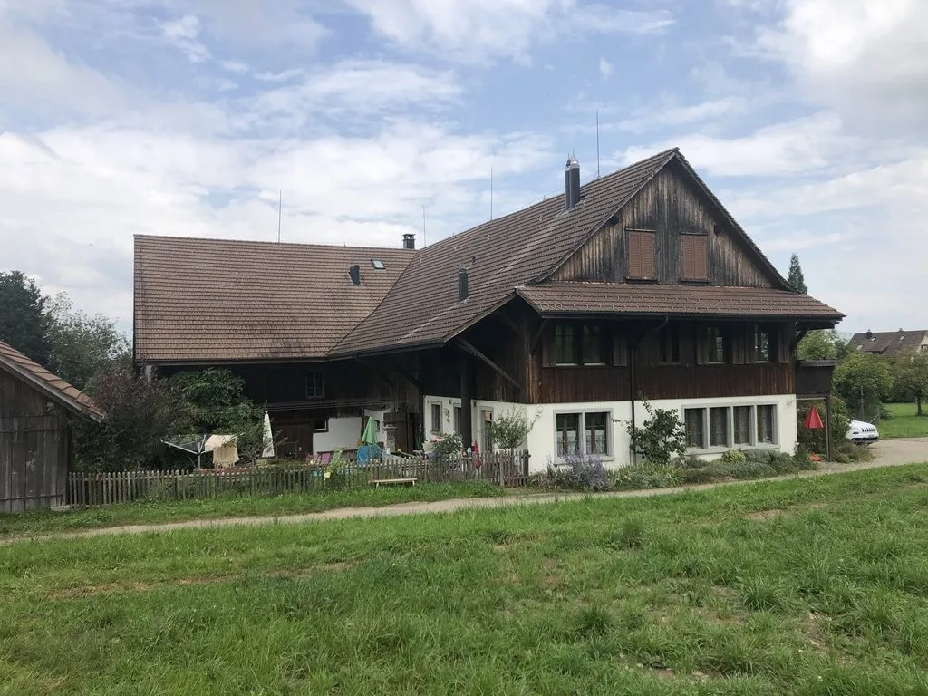 Charmante Altbauwohnung im Bauernhaus - befristet bis 30. Juni 2031