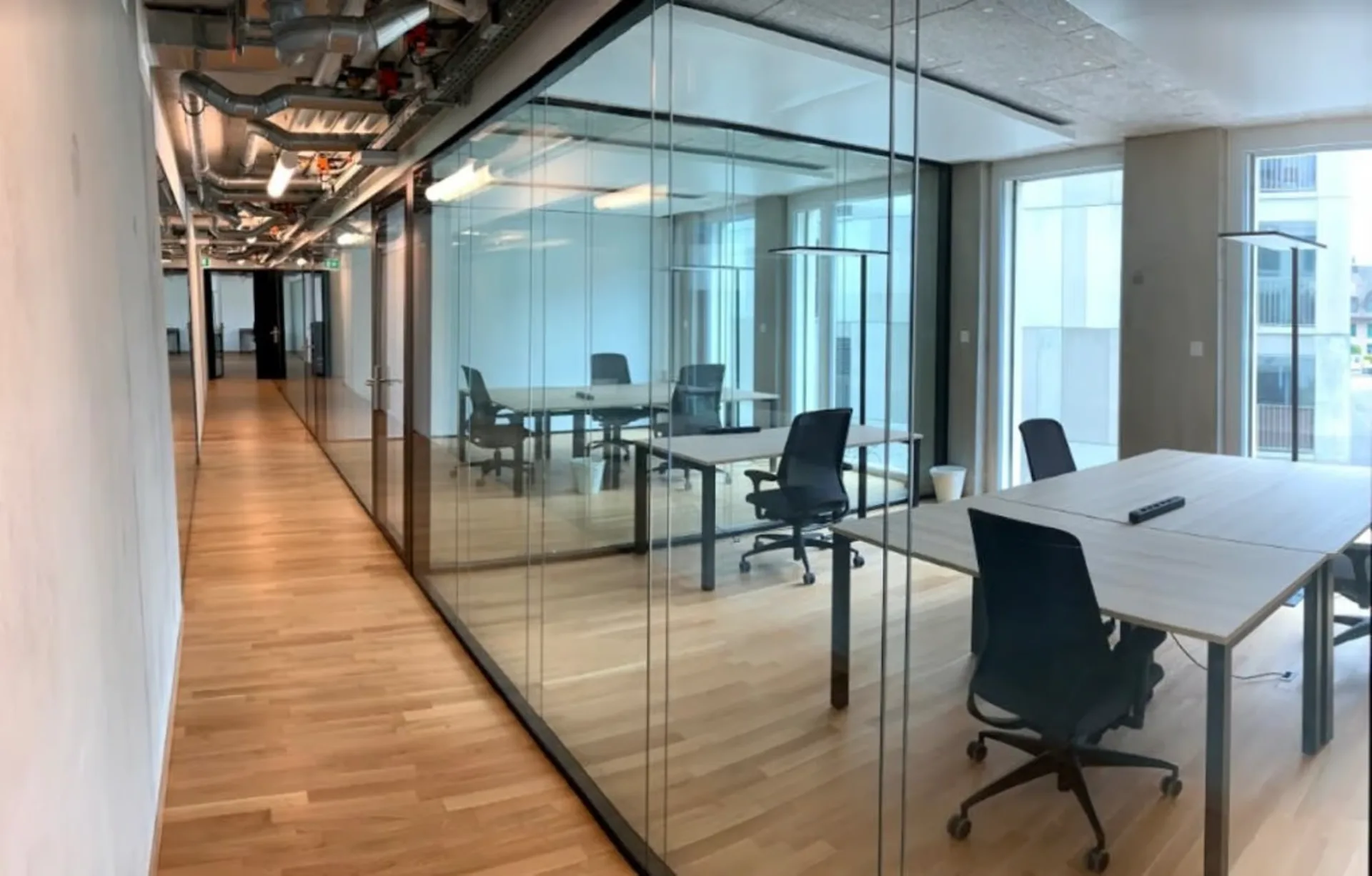 Büro von 305m2 zur Miete in Morges!