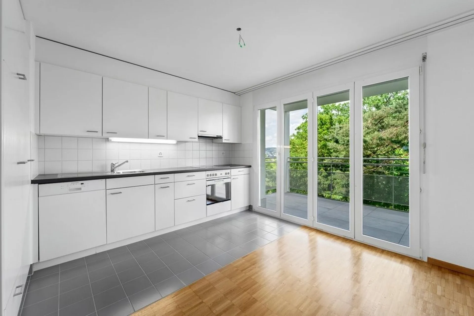 Appartement 4,5 pièces avec lave-vaisselle, 2 balcons, et beaucoup plus !
