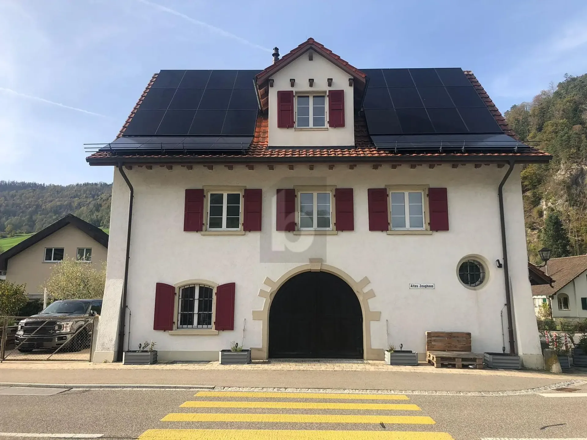 VIEL PLATZ MIT CHARME - MÖBLIERT
