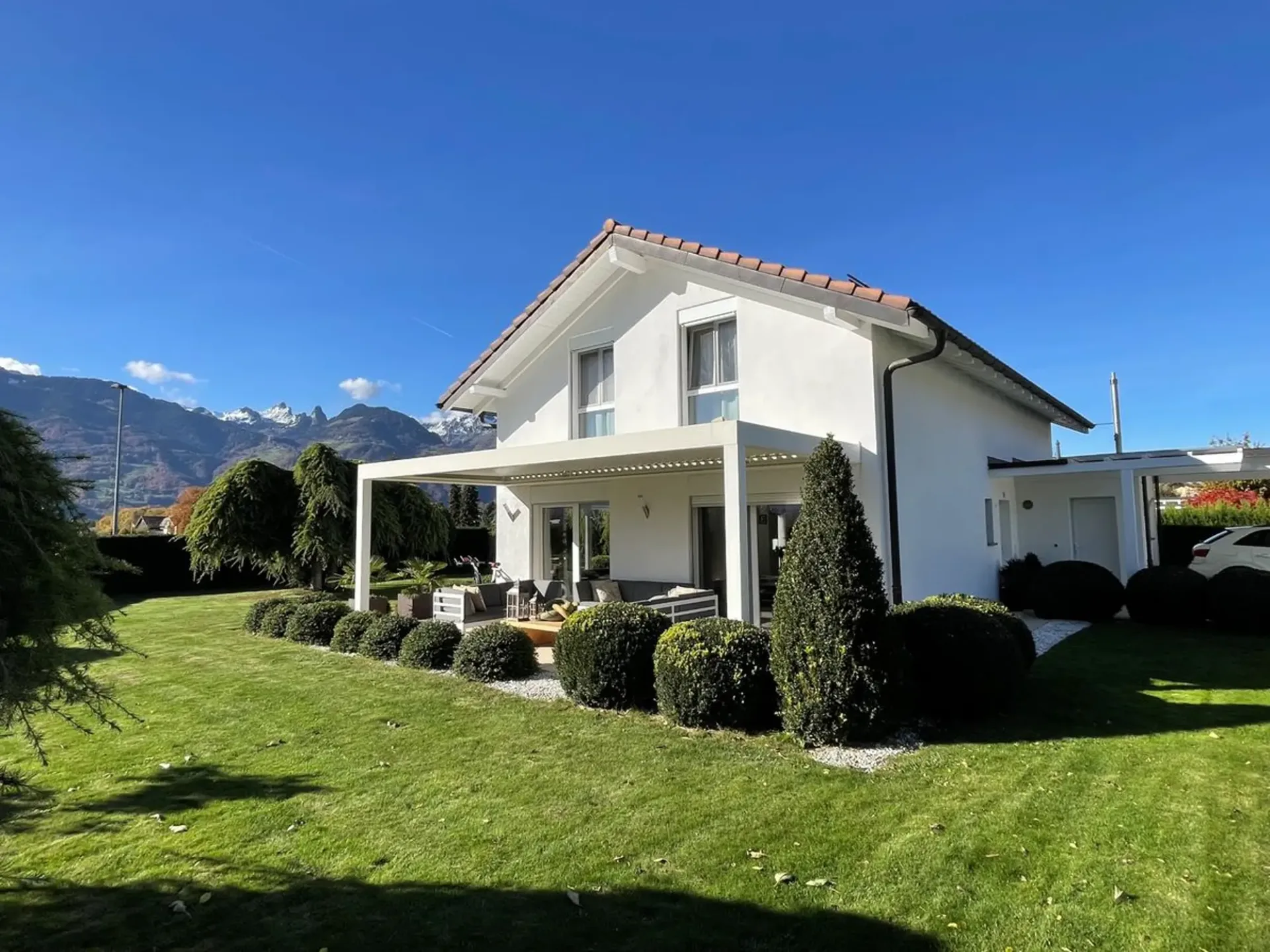 Schöne individuelle Villa mit 5,5 Zimmern und sehr schönem Blick in einer ruhigen Wohngegend