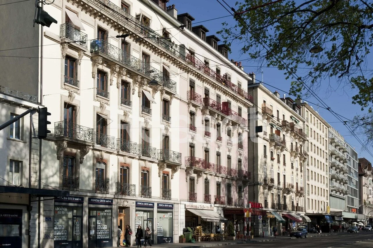 Arcade d'env. 80m² avec dépôt d'env. 30m² au sous-sol