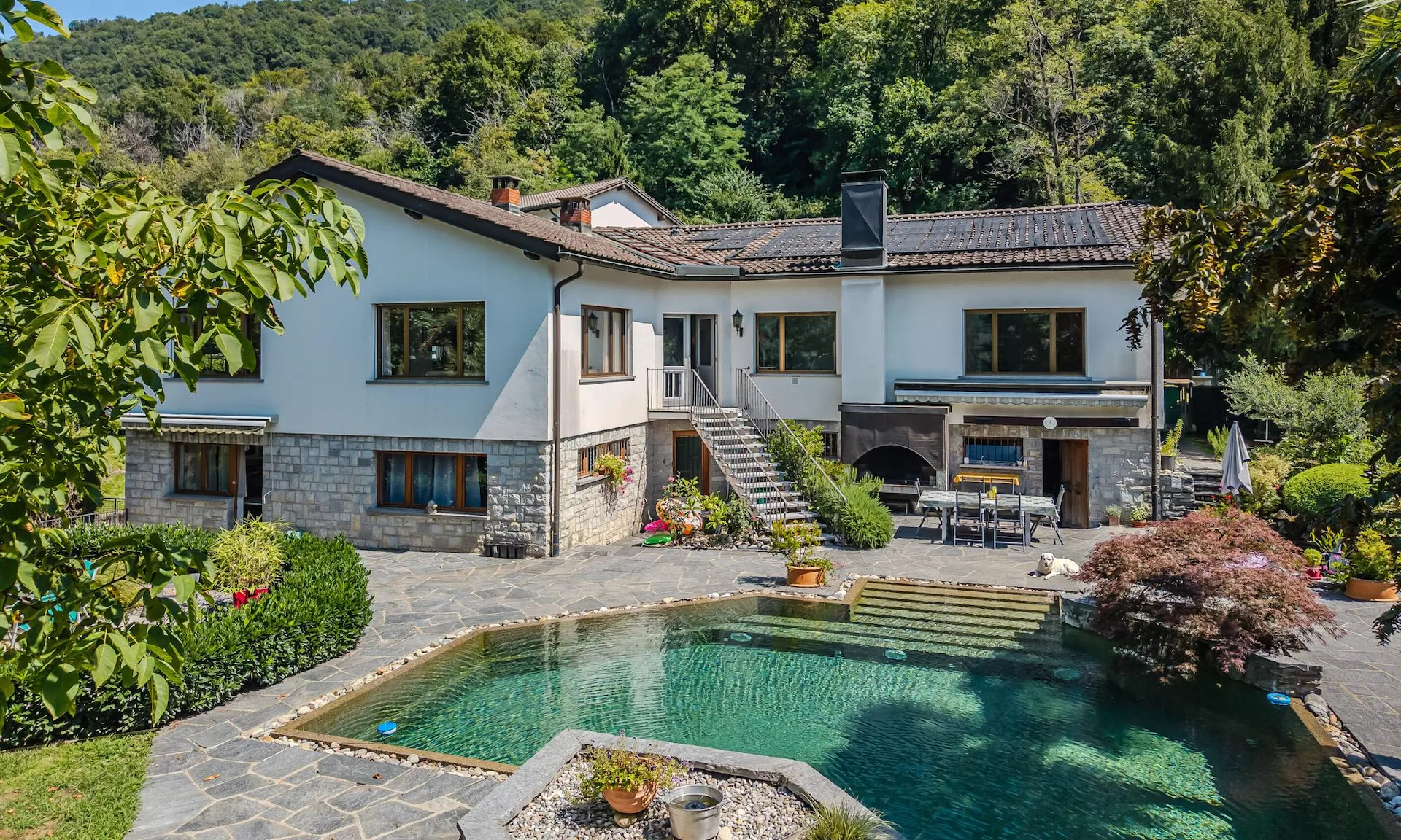 BELLISSIMA E AMPIA VILLA 11.5 LOCALI CON PISCINA A PURASCA