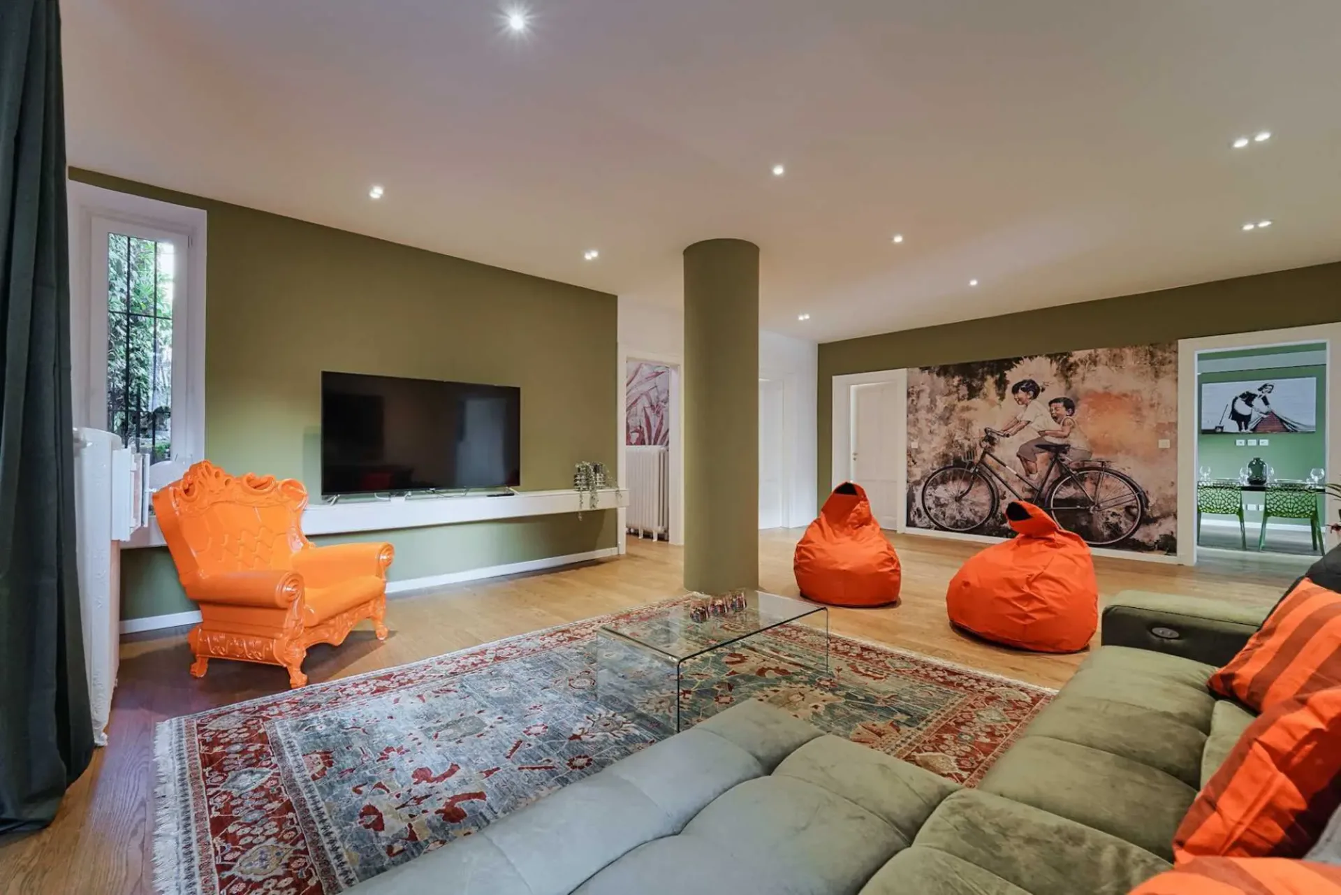 VILLA ARREDATA CON AMPIO GIARDINO IN CITTA