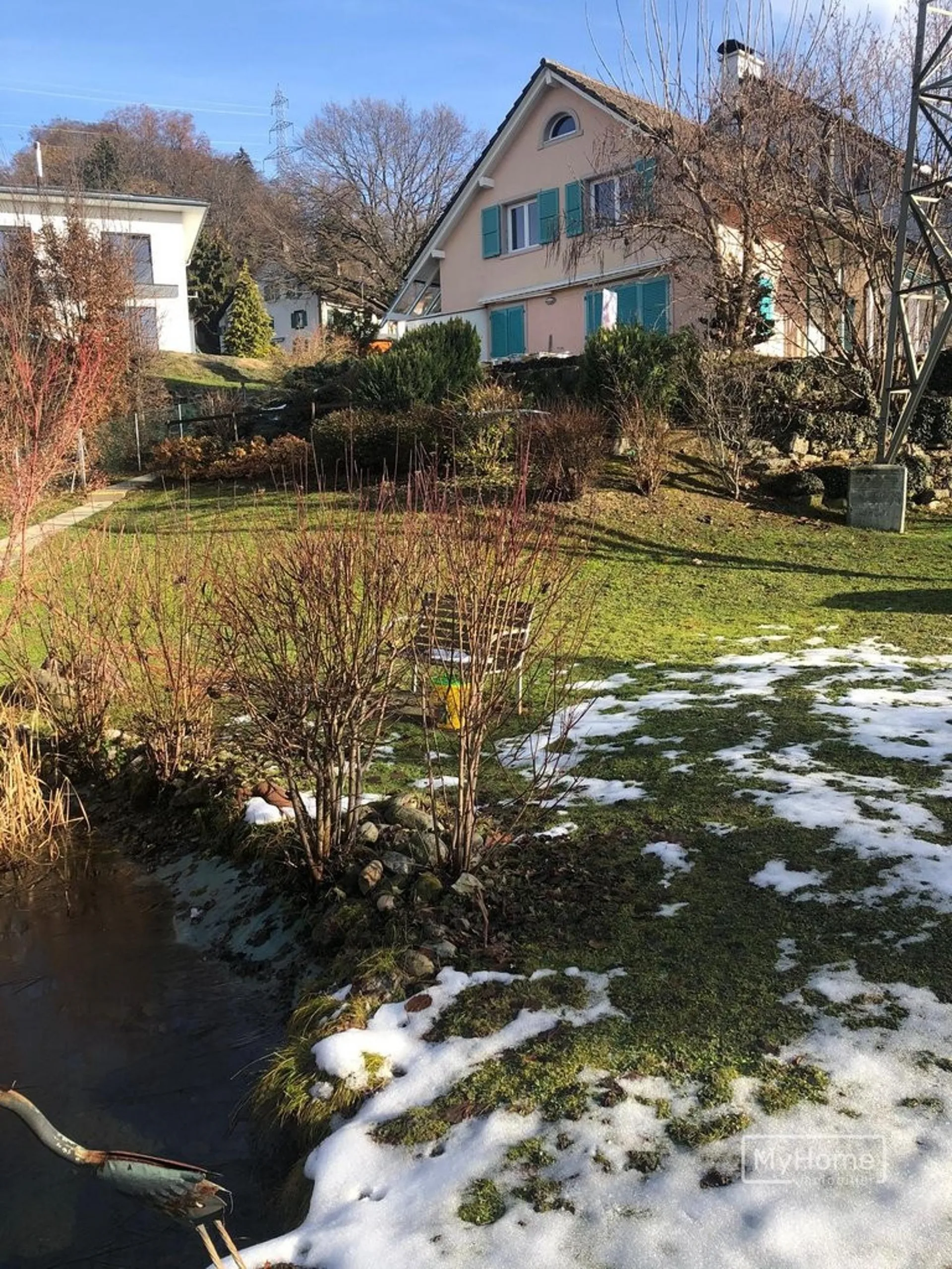 Spacieuse villa de 6.5 pièces avec un grand jardin privatif
