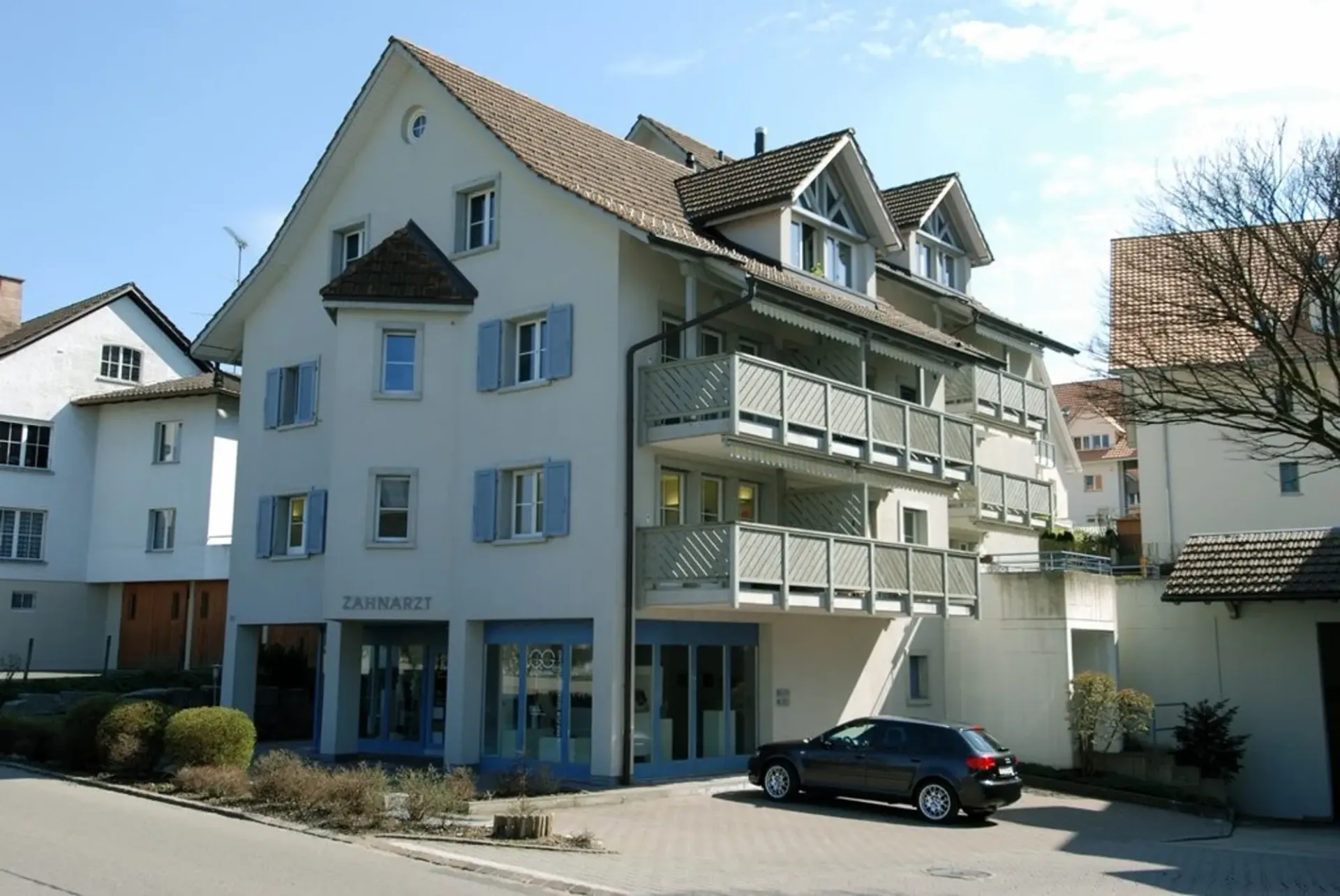 Charmante 3.5-Zimmer-Dachwohnung mit Cheminée in Bonstetten