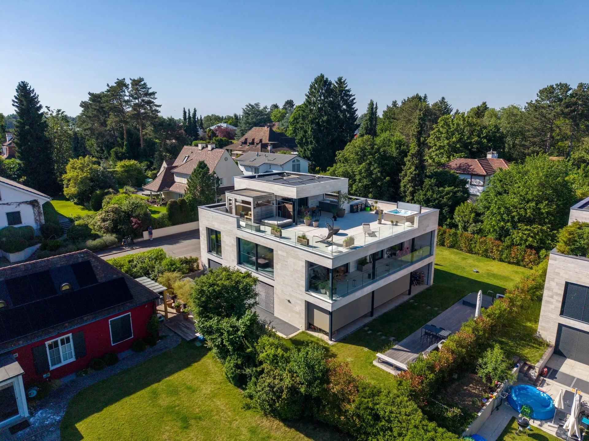 Wellness-Oase mit spektakulärer Panorama-Dachterrasse