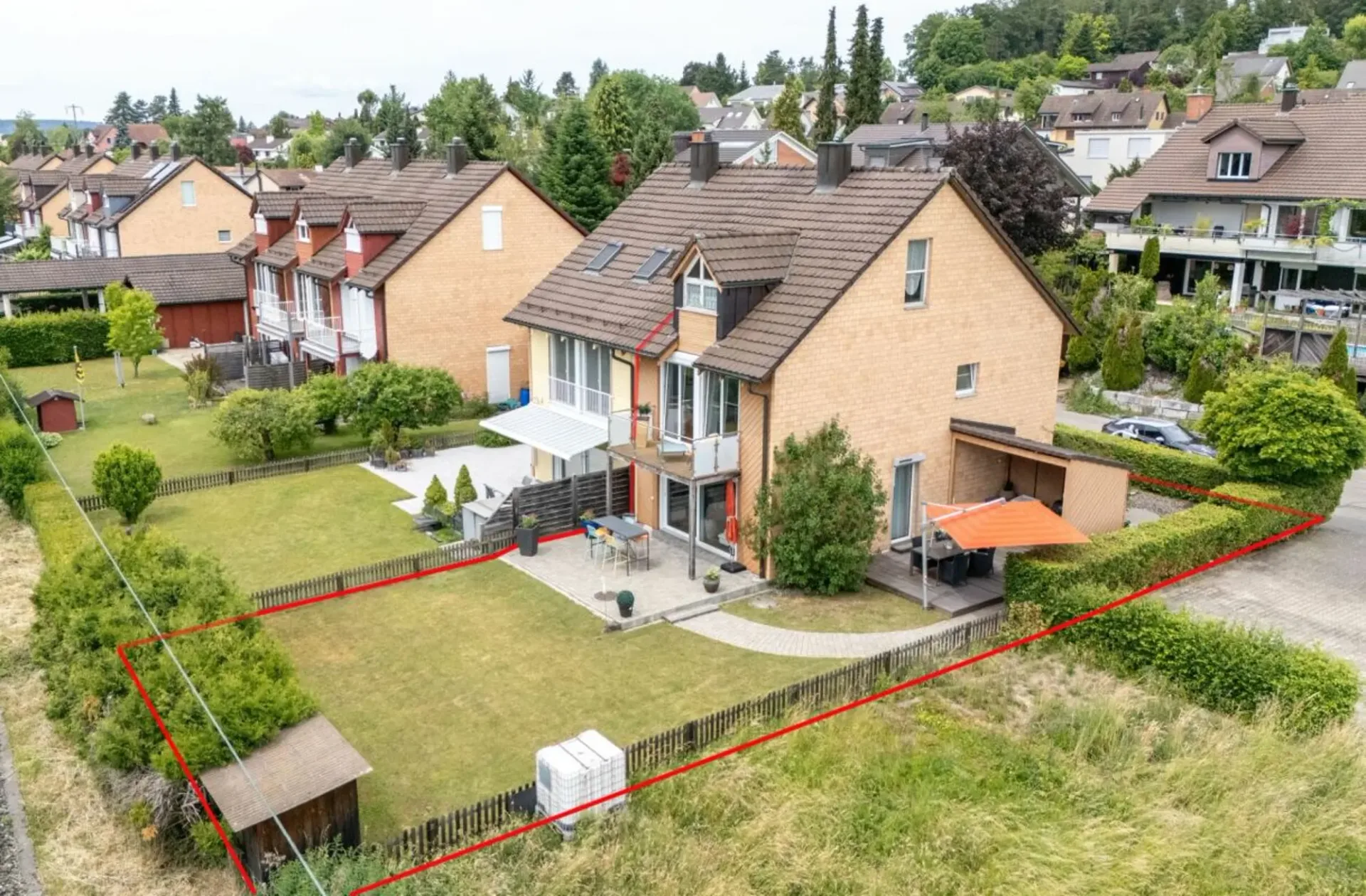 4.5-Zimmer-Eckhaus mit Ausbaupotenzial, grossem Garten und steuergünstiger Wohnlage in Seuzach