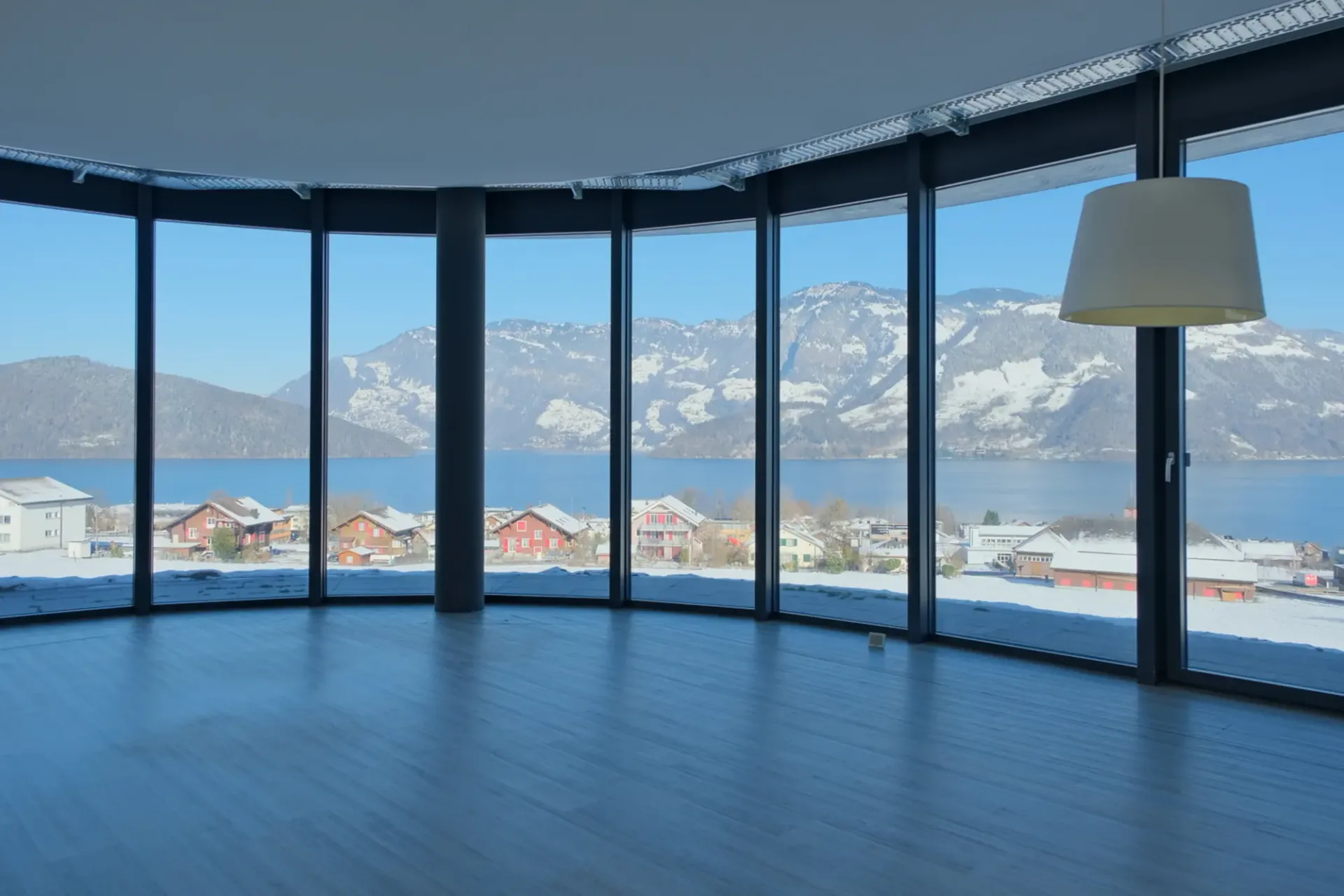 408.3 m2 Büro-/Gewerbeflächen mit Panorama See-/Bergsicht