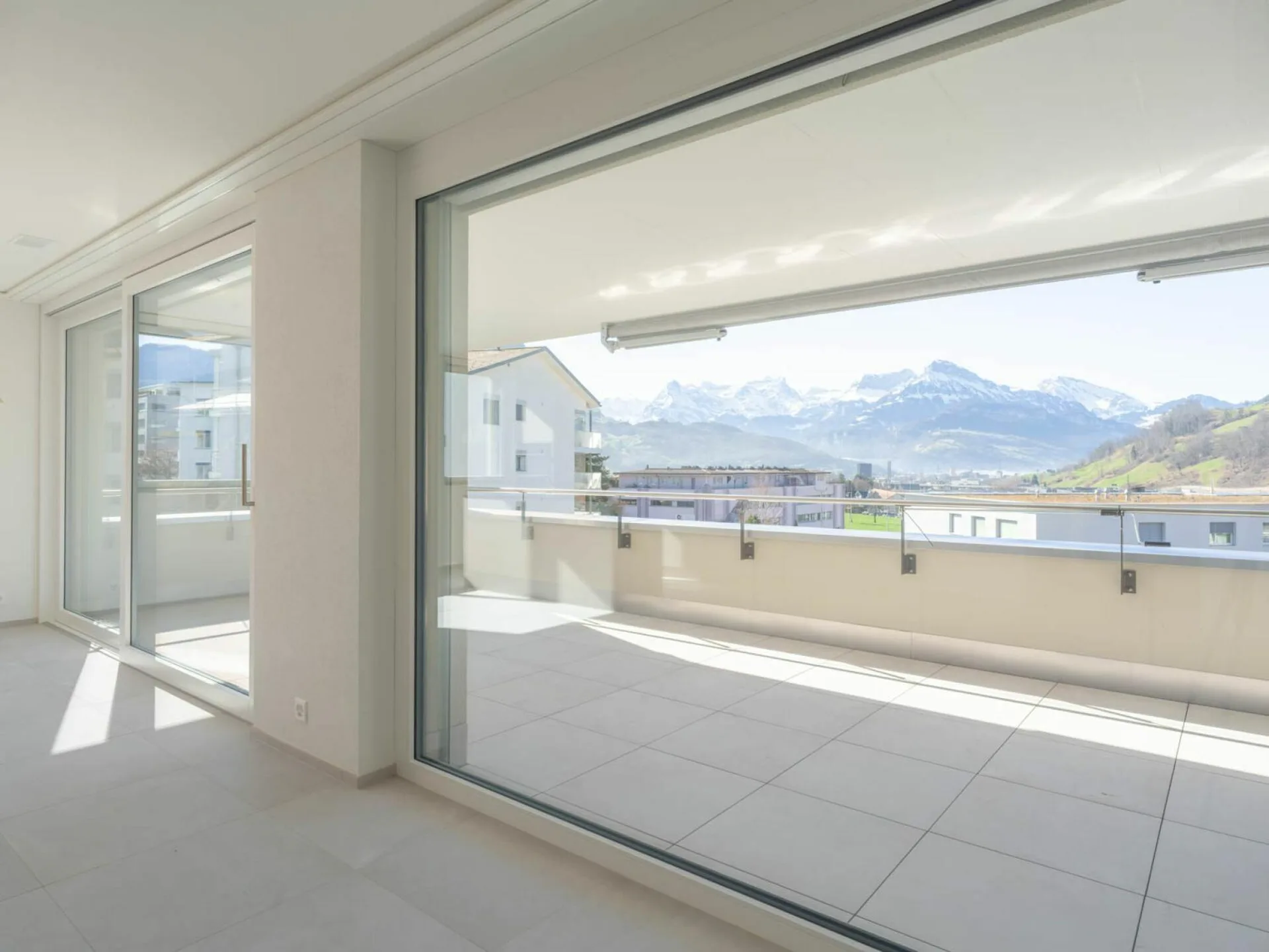 Attractive first rental - 5.5-room apartment with loggia