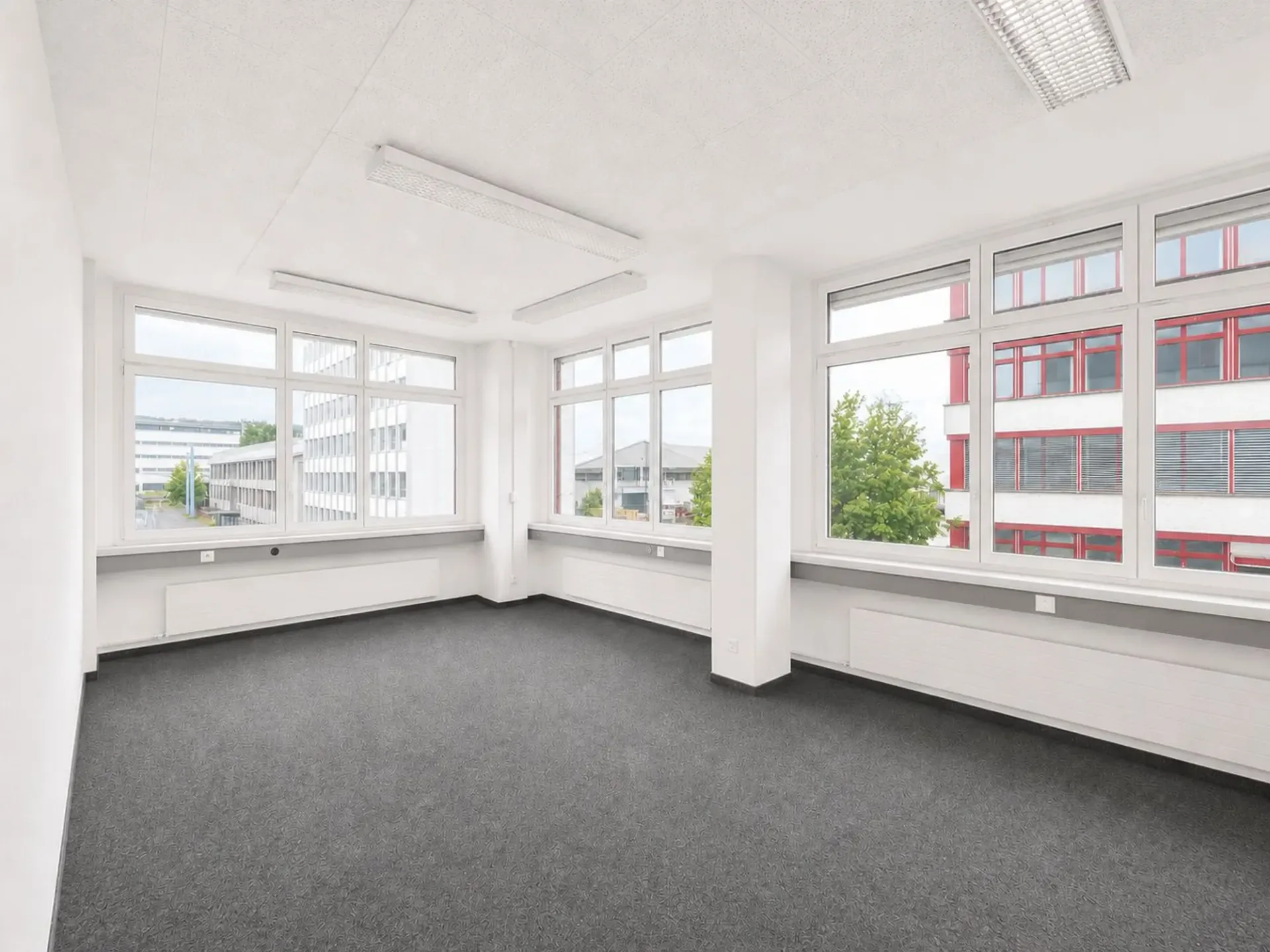 125 m² Bürofläche mit 4 Büroräumen in Regensdorf!