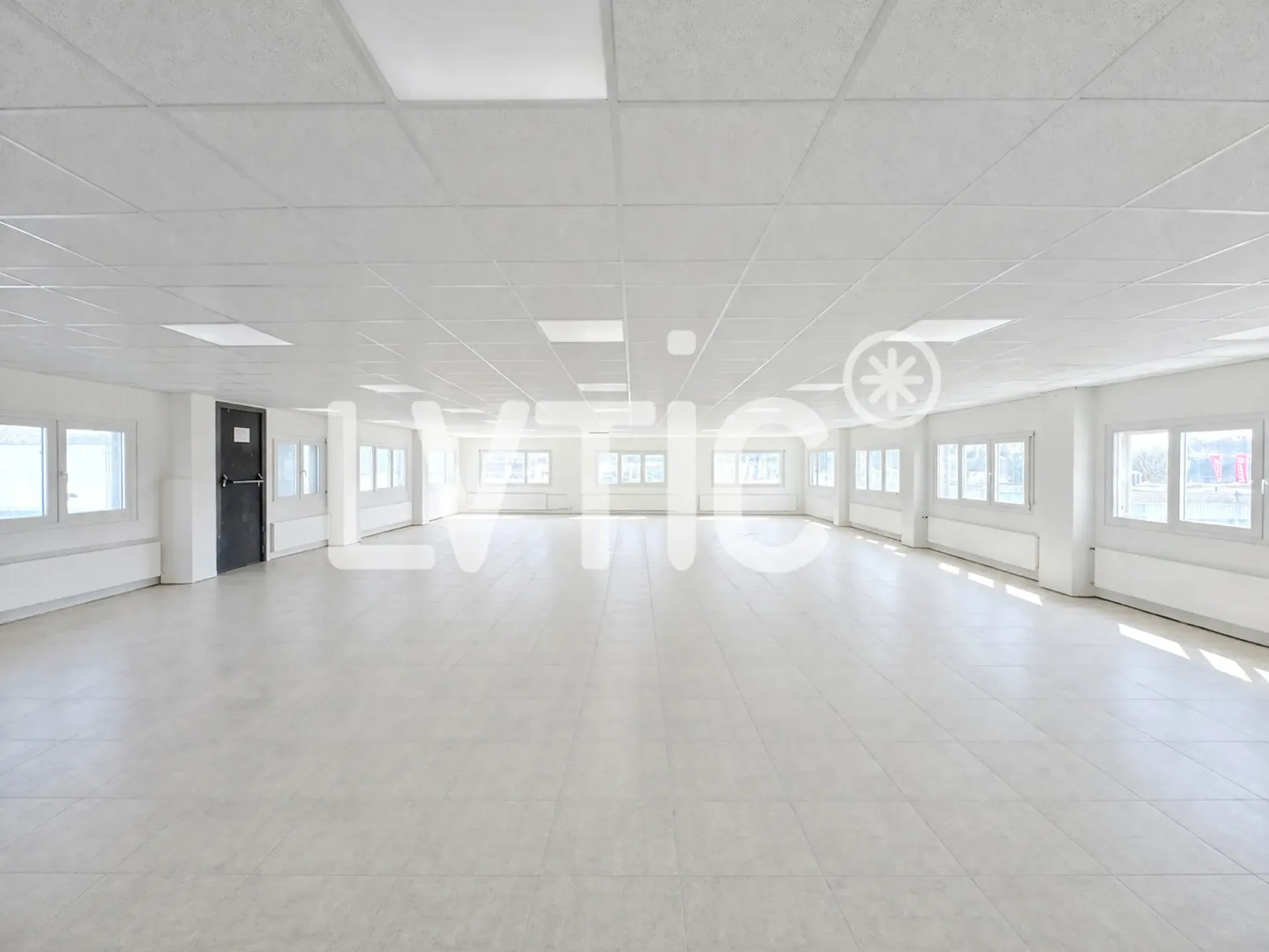 Locaux, bureaux de 230 m2 et terrasse de 70 m2 à louer à Yverdon