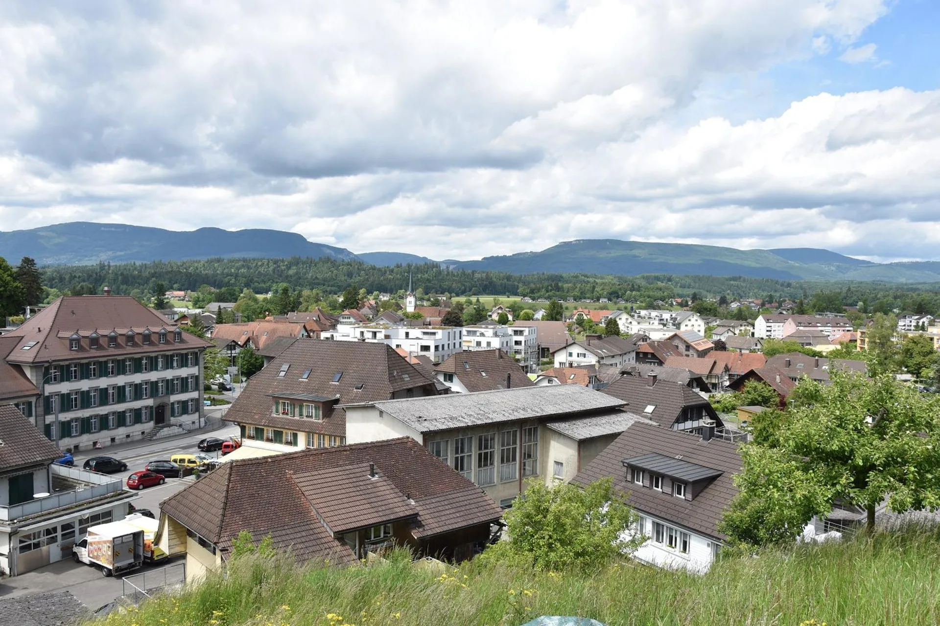Appartamento con grande terrazza e vista panoramica sul Giura