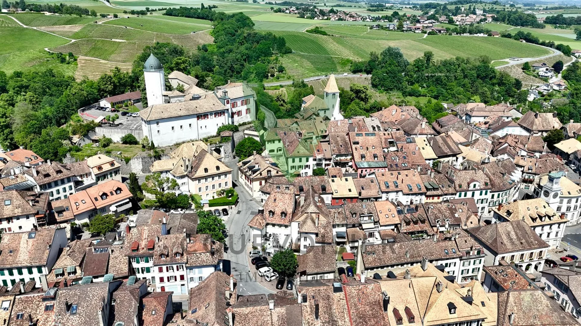 Immeuble de ville de caractère avec 3 logements distincts