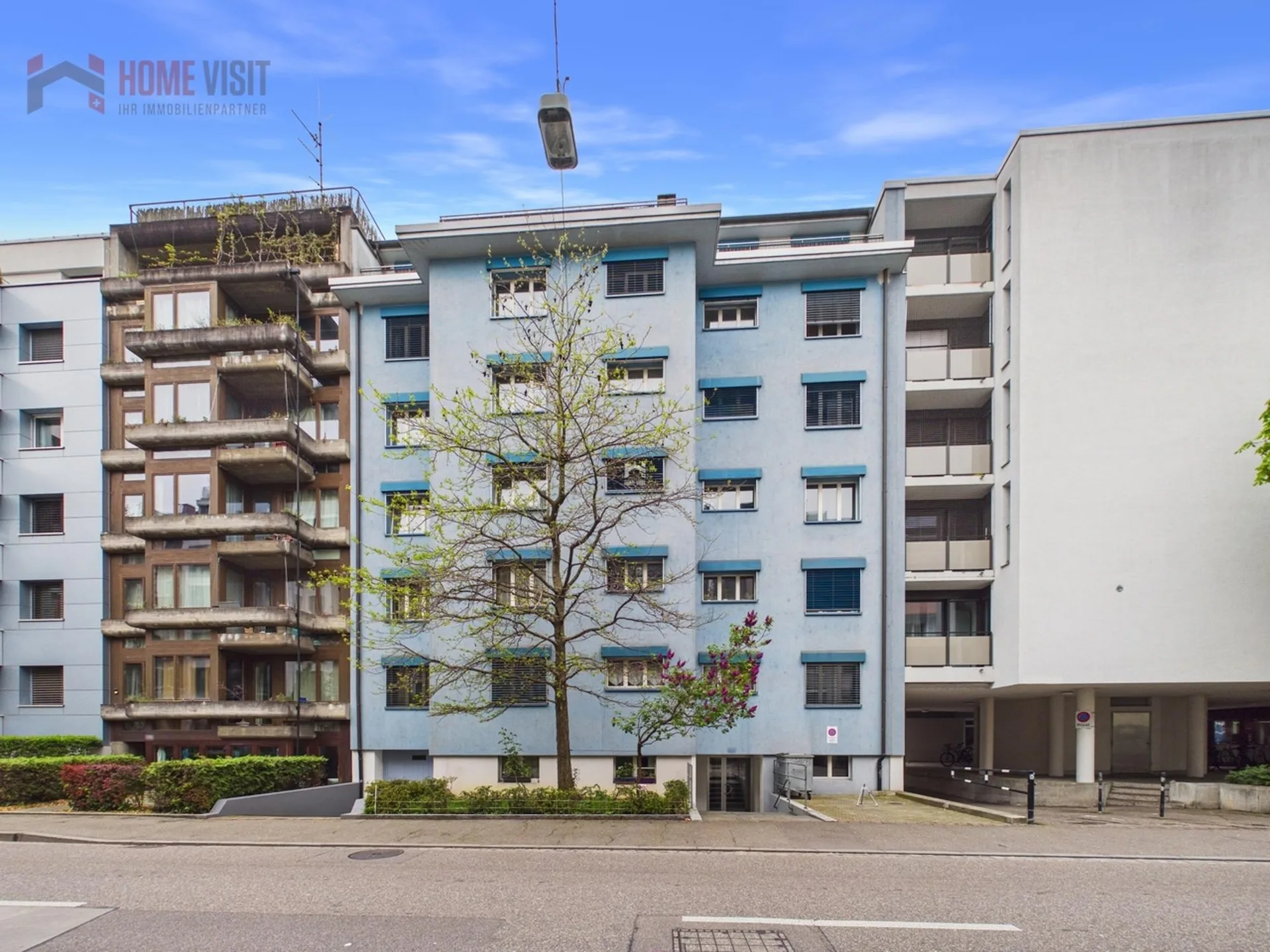 Urban Living: Charming 4.5-Room Apartment in Basel