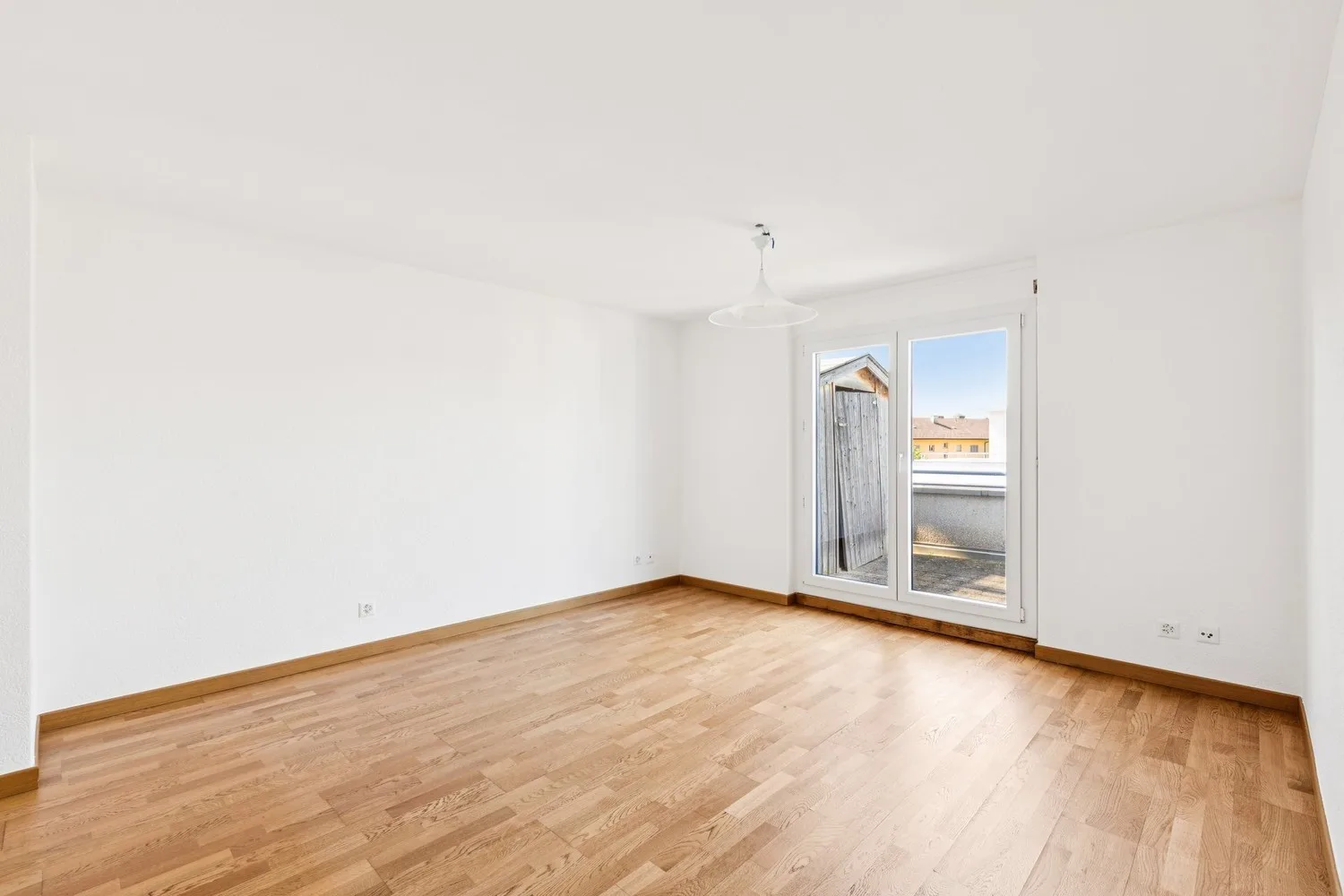 Magnifique appartement rénové de 5,5 pièces avec grande terrasse et vue dégagée à Bienne