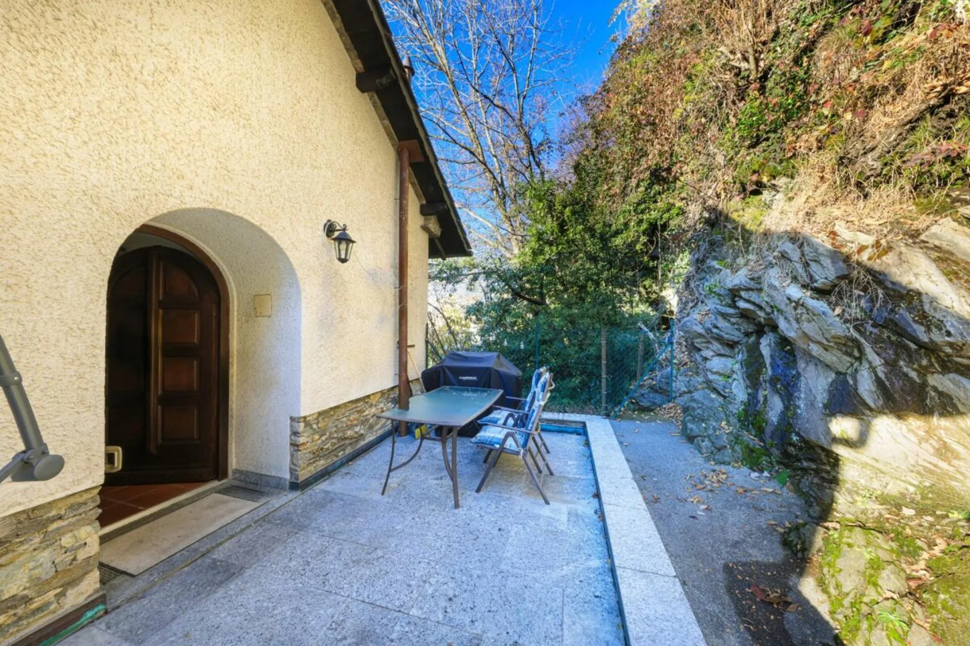 Casa bifamiliare immersa nella tranquillità