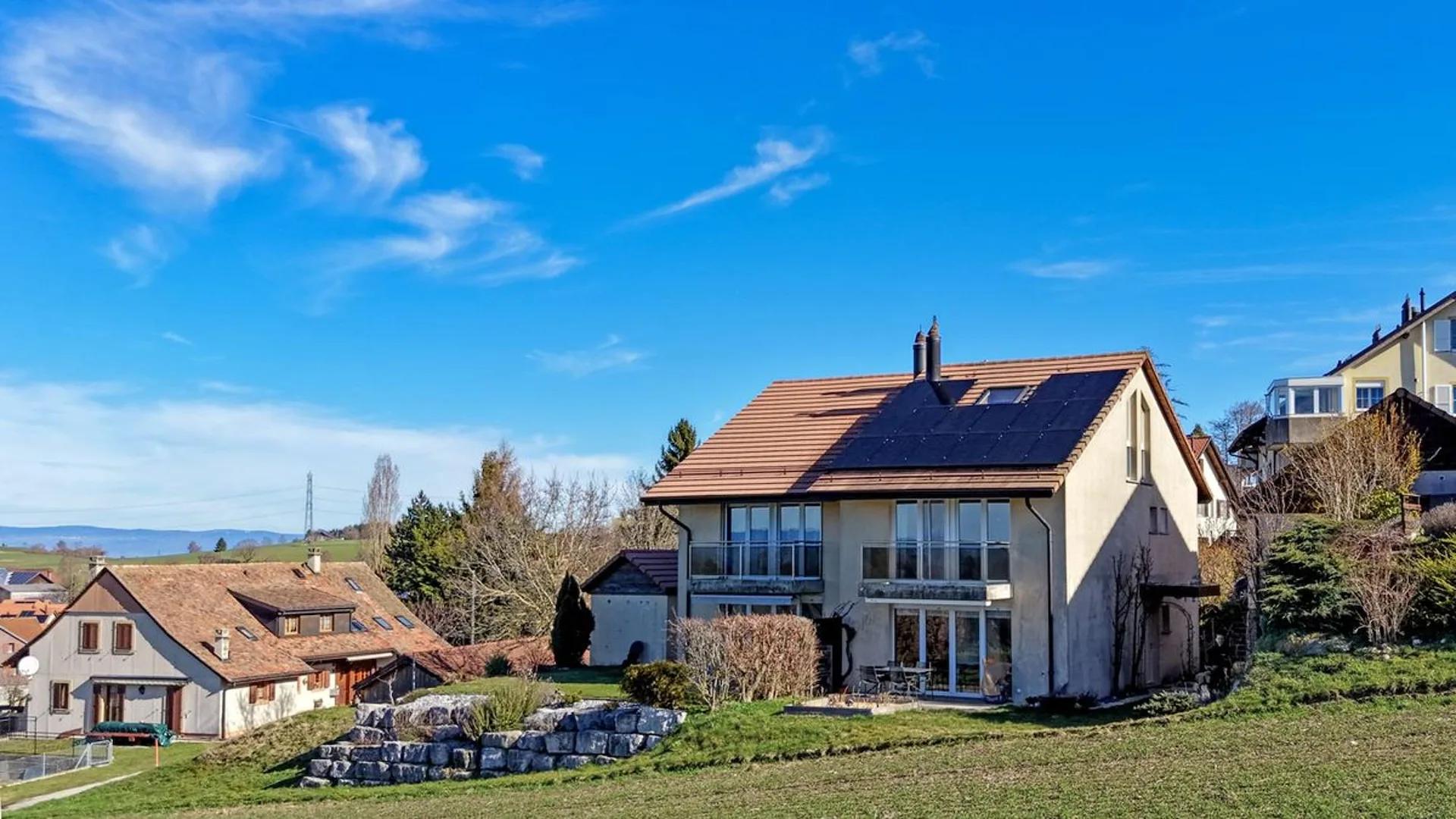 Maison jumelée de 6,5 pièces, avec belle vue panoramique.