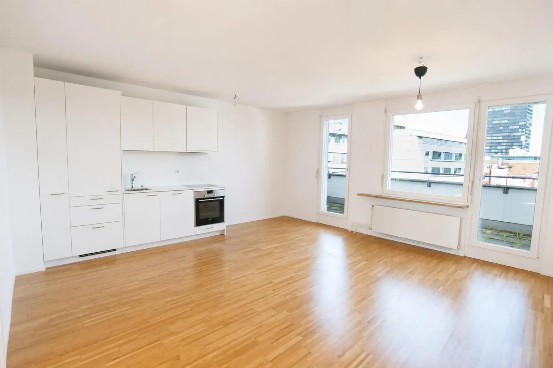 Modern 3-room attic apartment with two roof terraces in a central location in Basel
