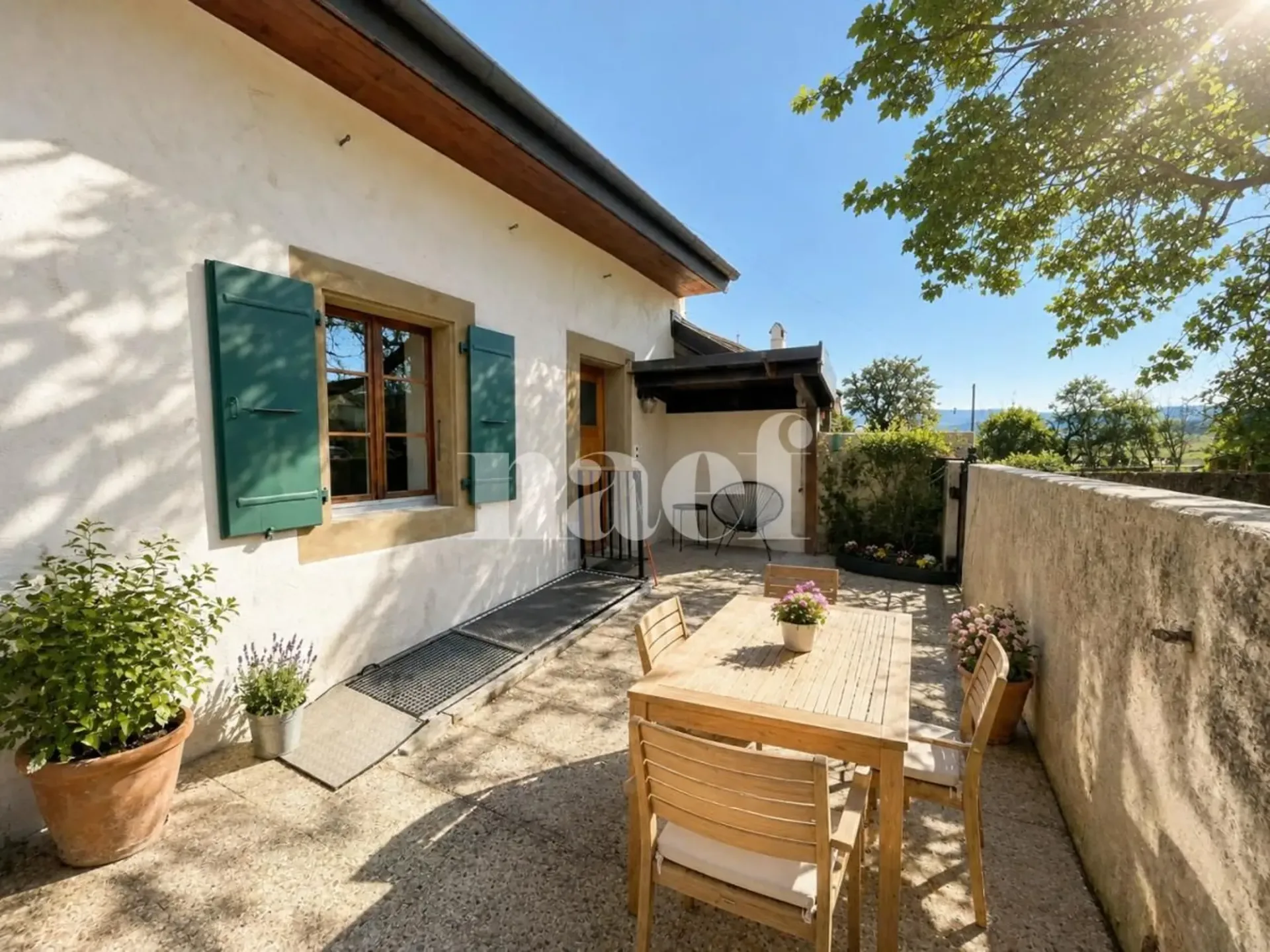 Charmanter Dorfhaus mit 4 Zimmern + 2 beheizten Spielzimmern in Anbauten