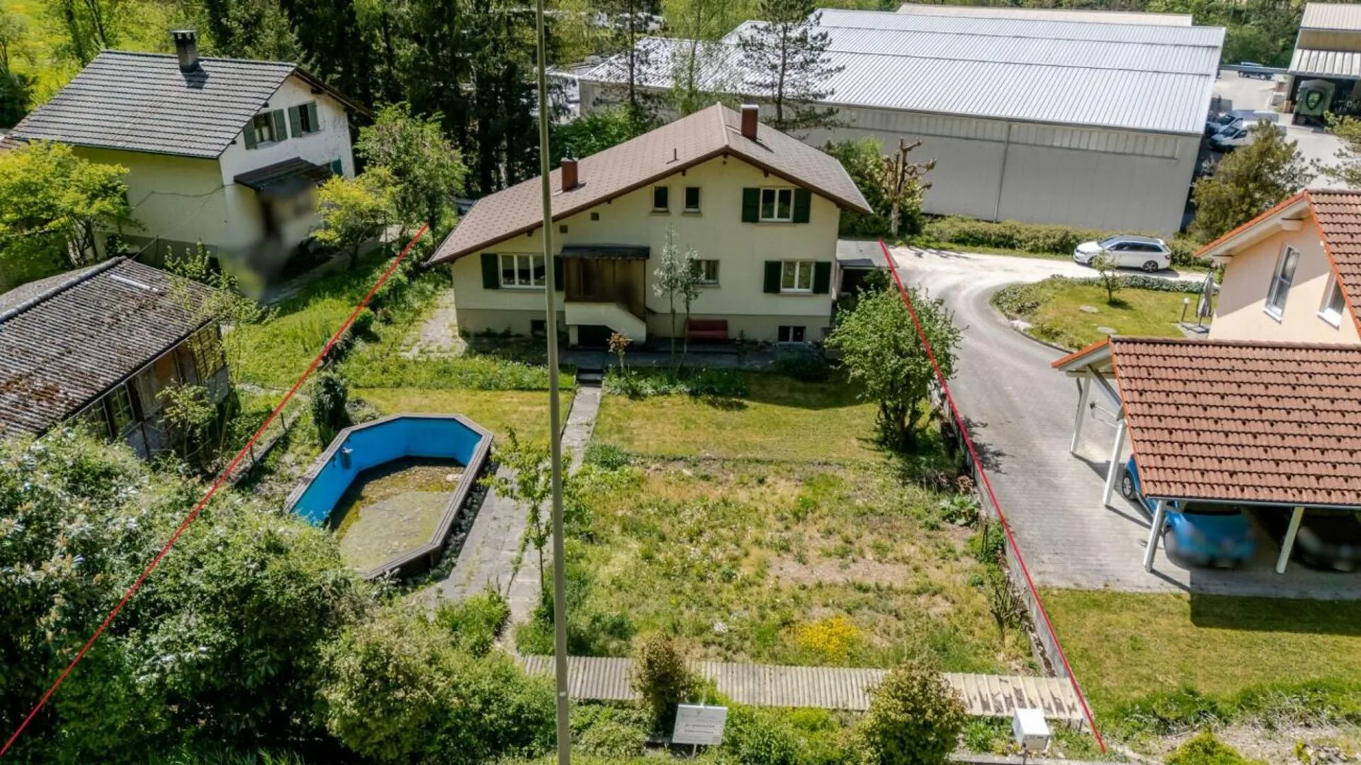 Freistehendes und renovationsbedürftiges 7.5 Z' EFH mit Ausbaupotenzial