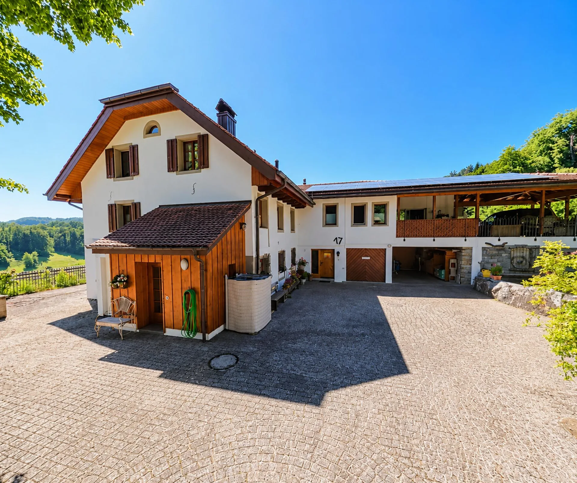 Historisches Mehrfamilienhaus mit modernem Komfort,( Wohnen/Arbeiten/Vermieten)
