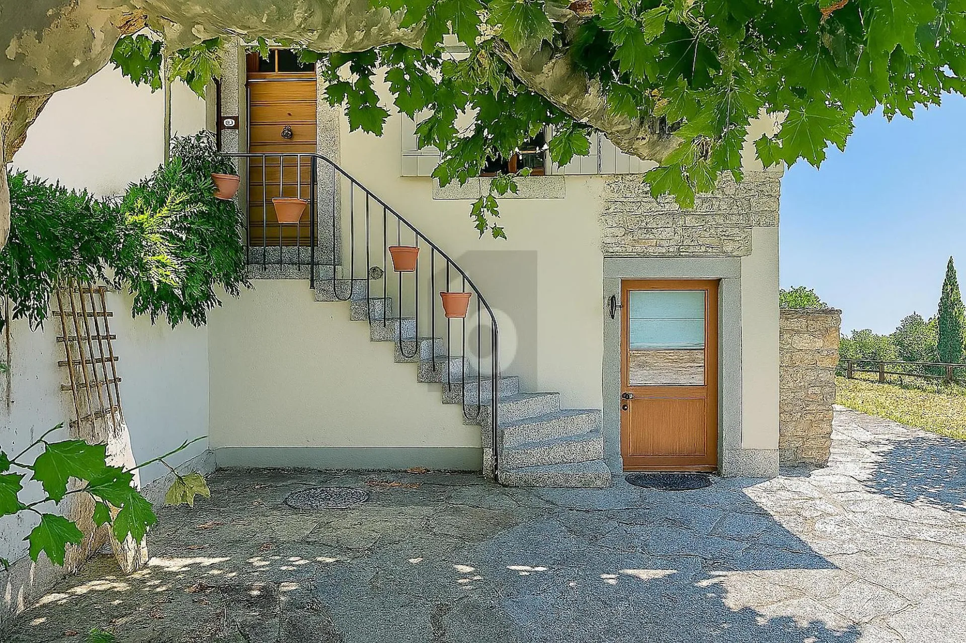 LEFT BANK: EXCEPTIONAL SEMI-DETACHED VILLA
