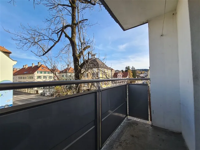 3-Zimmer-Wohnung im 7. Stock