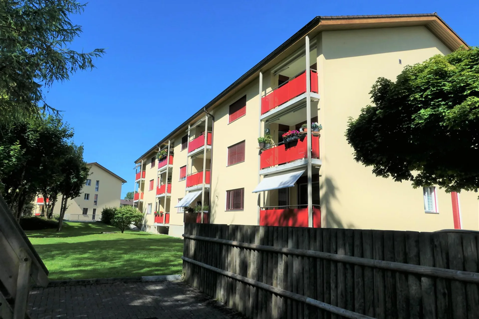 GROSSZUEGIGE WOHNUNG