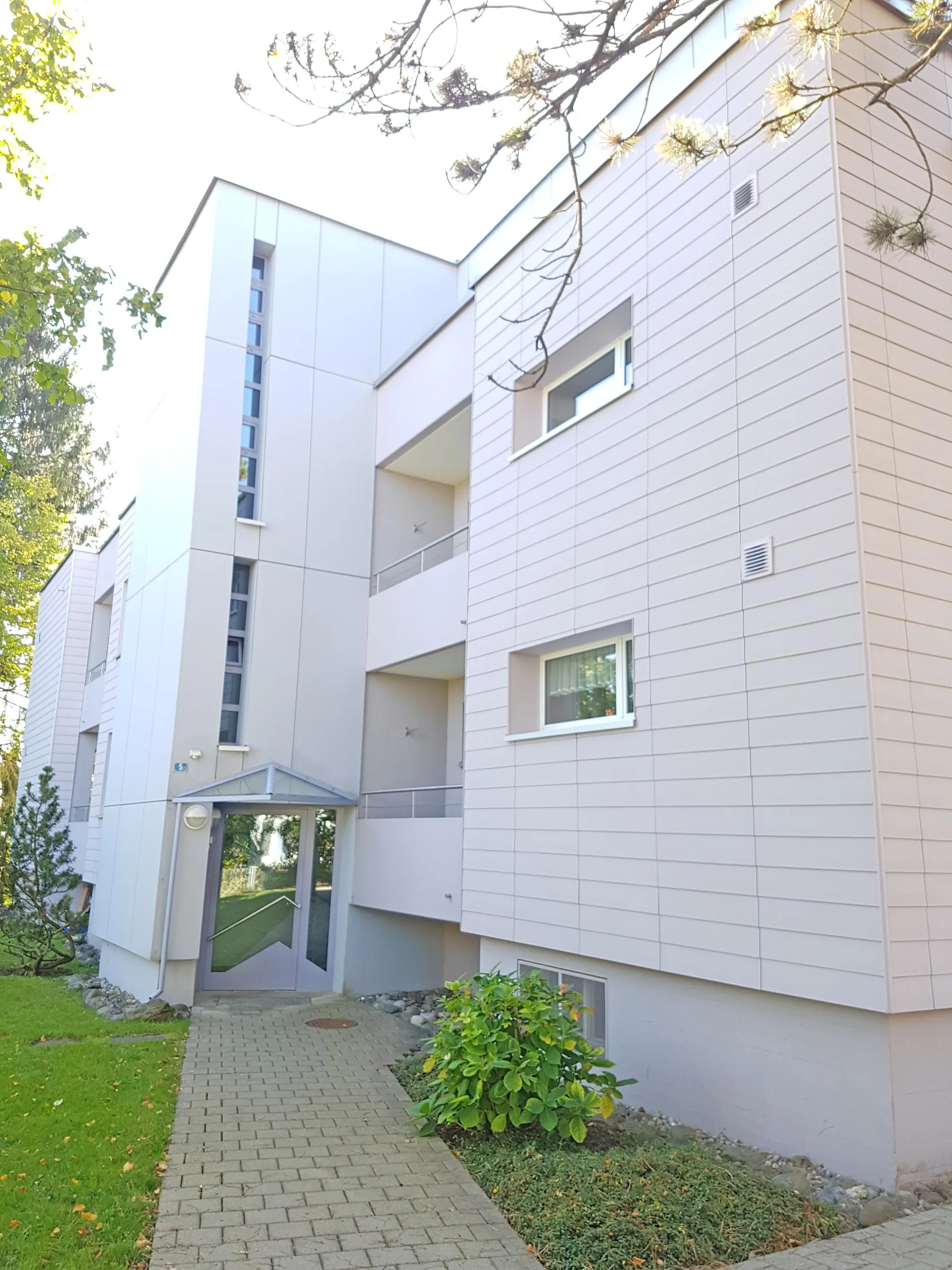 Grosszügige Wohnung - befristet bis Ende März 2027!