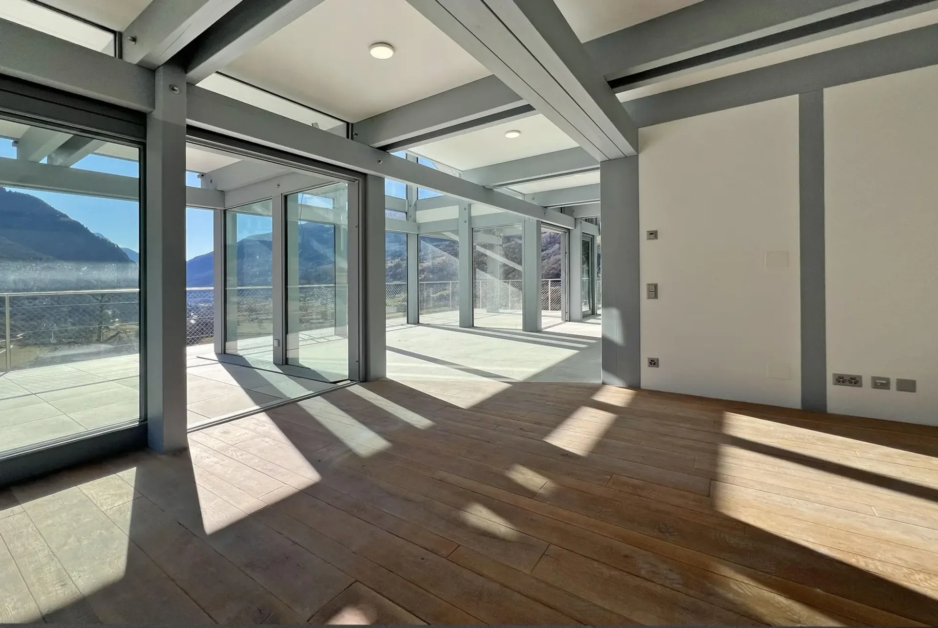 VILLA MODERNA 6.5 CON VISTA PANORAMICA A PONTO VALENTINO