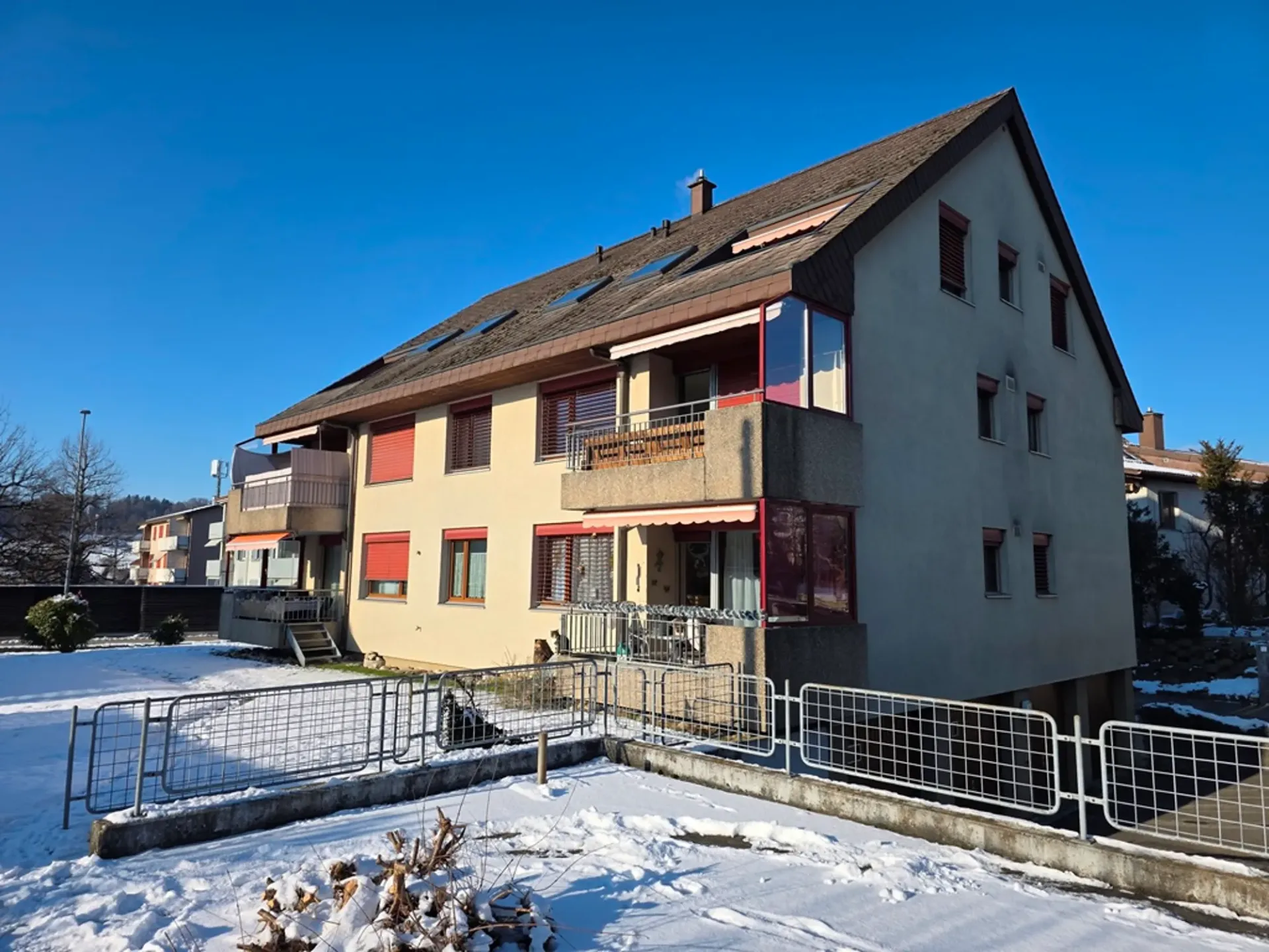3.5-Zimmerwohnung, Parterre links
