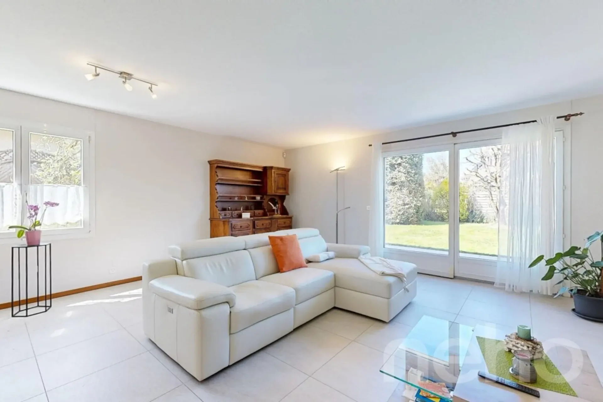 Einfamilienhaus 5.5 Zimmer mit großem Garten in Gland