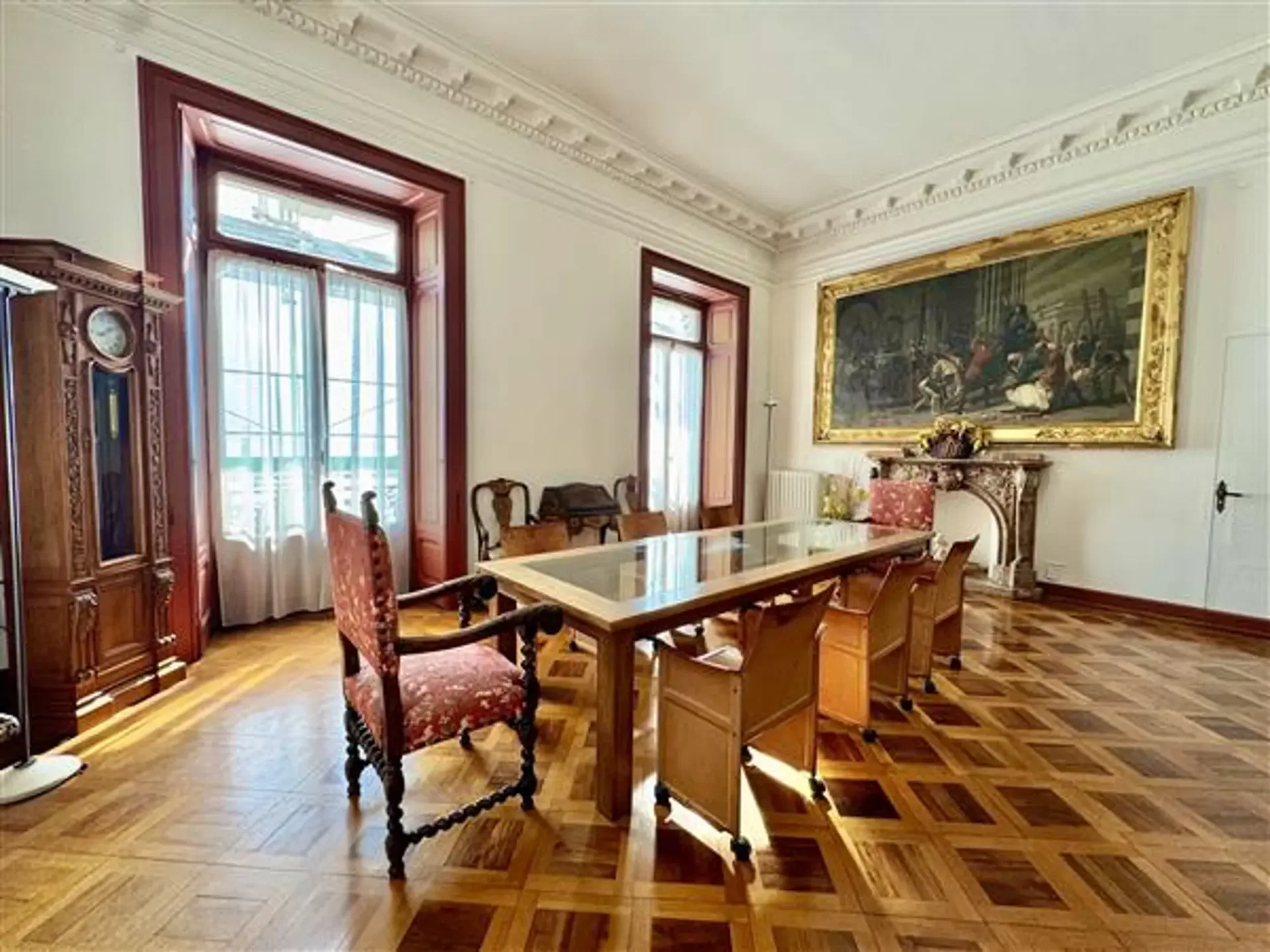 Lugano: Büro 8 Räume
