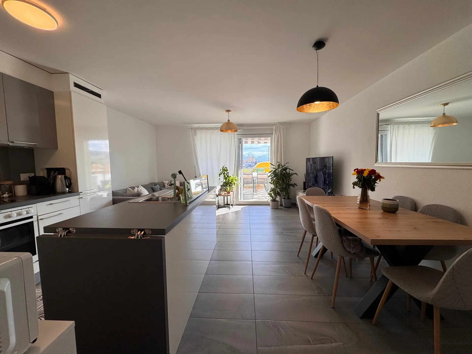 Schönes 3,5-Zimmer-Apartment in der Nähe von Geschäften