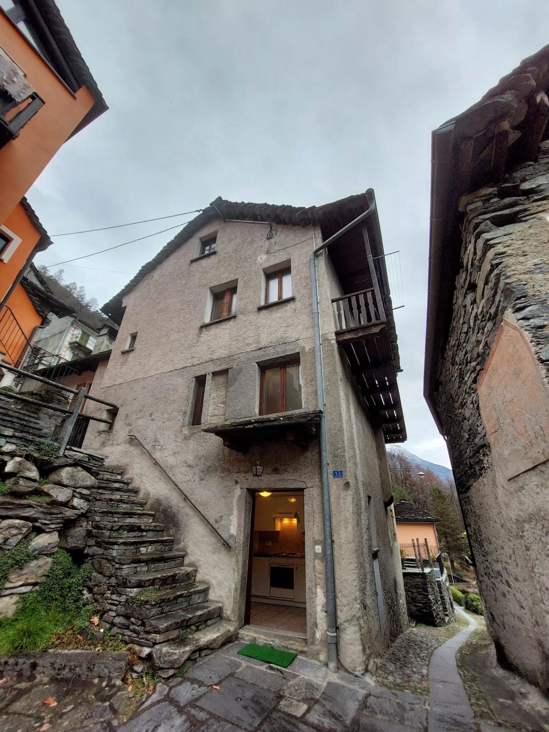 Elegante casa bifamiliare 7.5 locali a Cevio