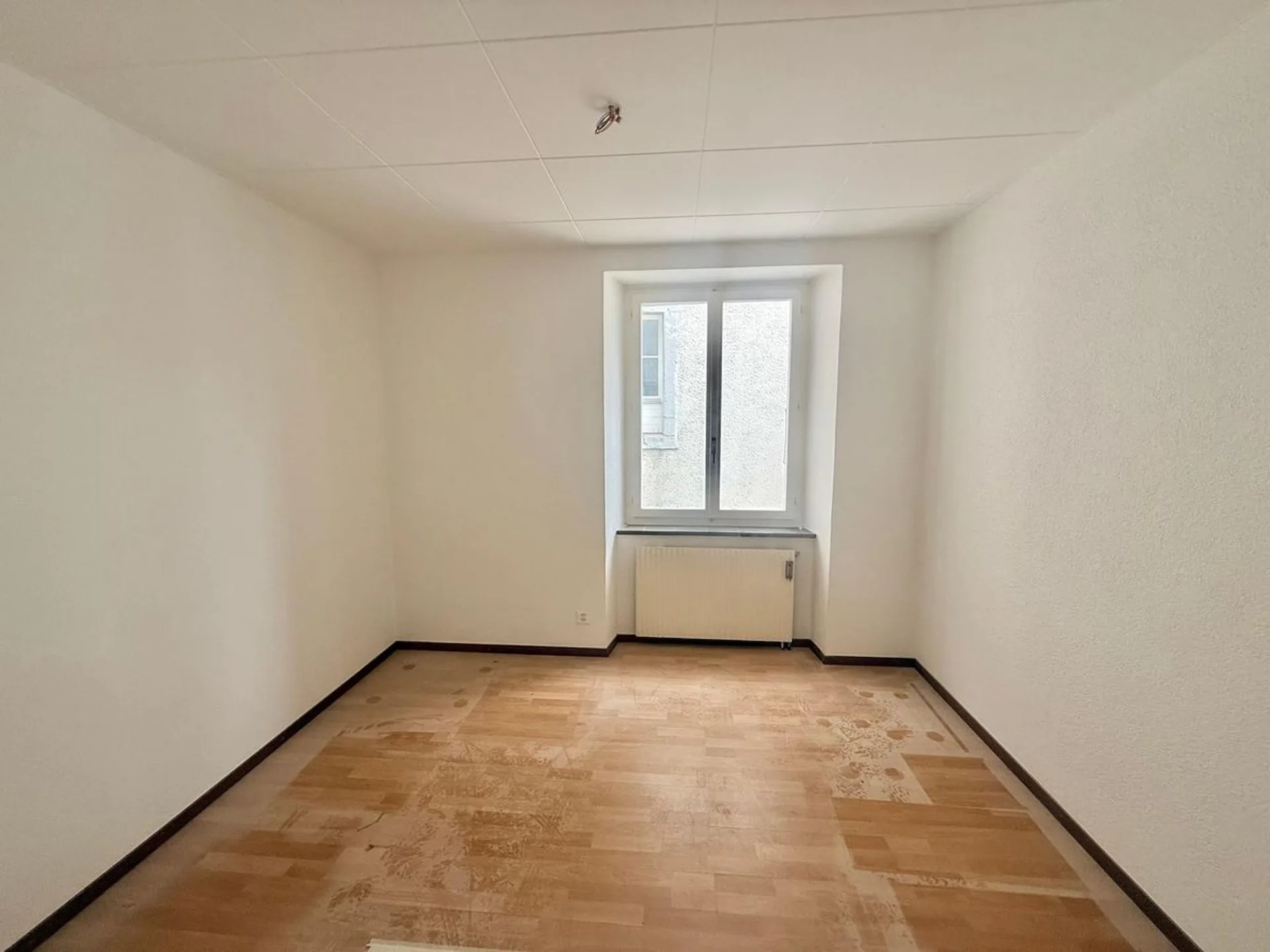 Charmanter 3.5-Zimmer-Wohnung mit viel Licht im Zentrum von St-Imier