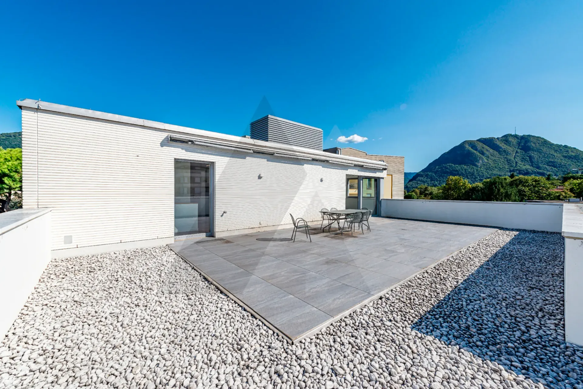 Lugano: Appartamento 4.5 locali con terrazza vista lago | Off Market