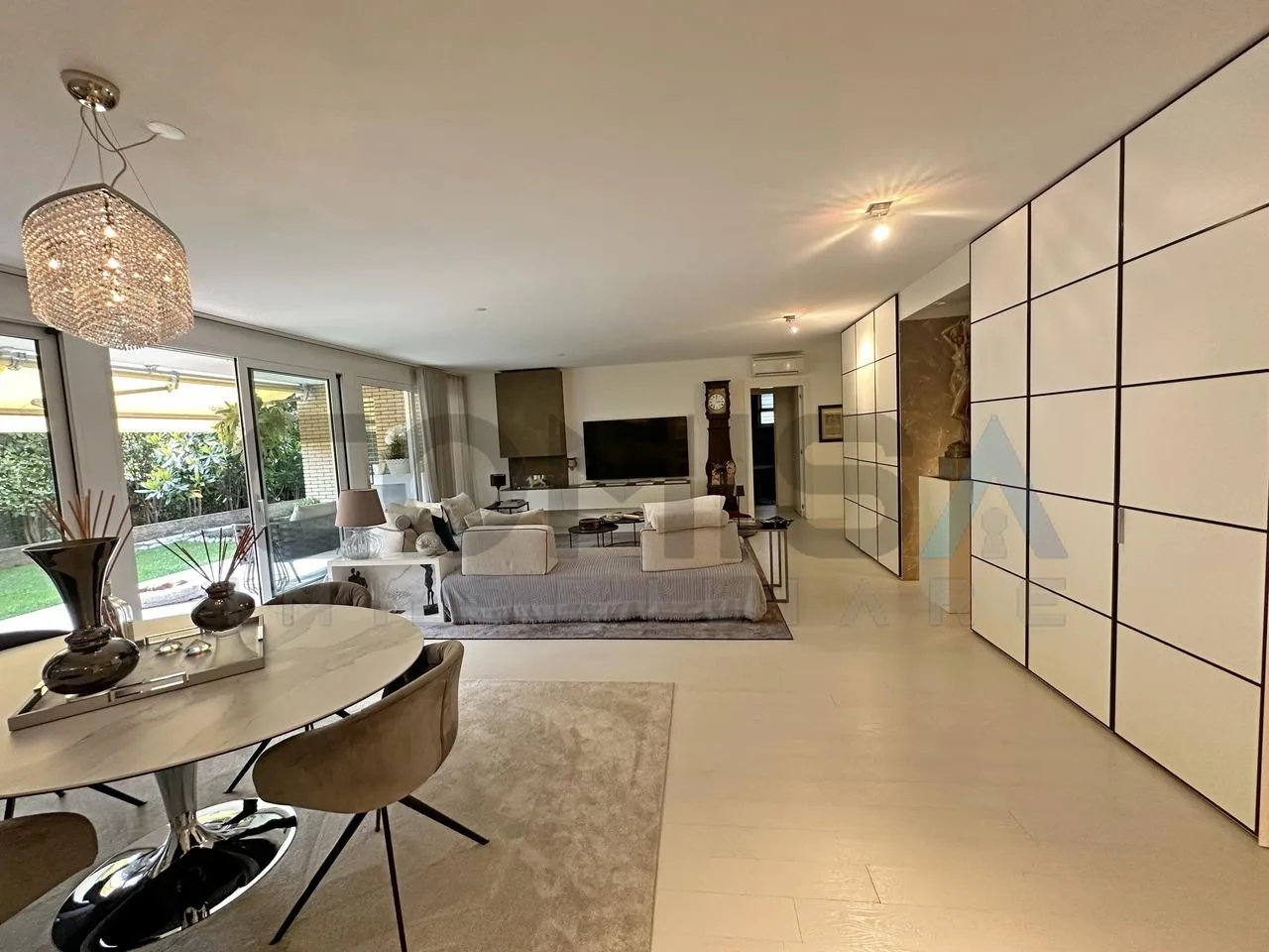 Viganello-Lugano Elegante appartamento 5.5 locali con giardino privato