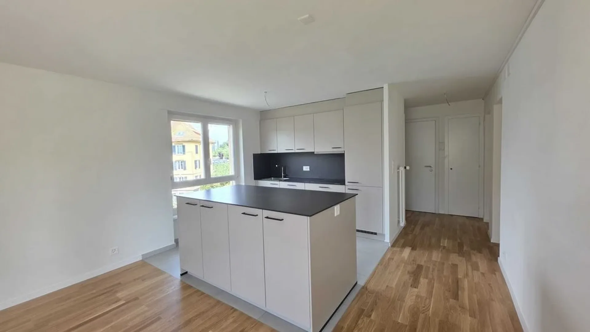 Prachtiges 4-Zimmer-Apartment, komplett renoviert, mit Balkon