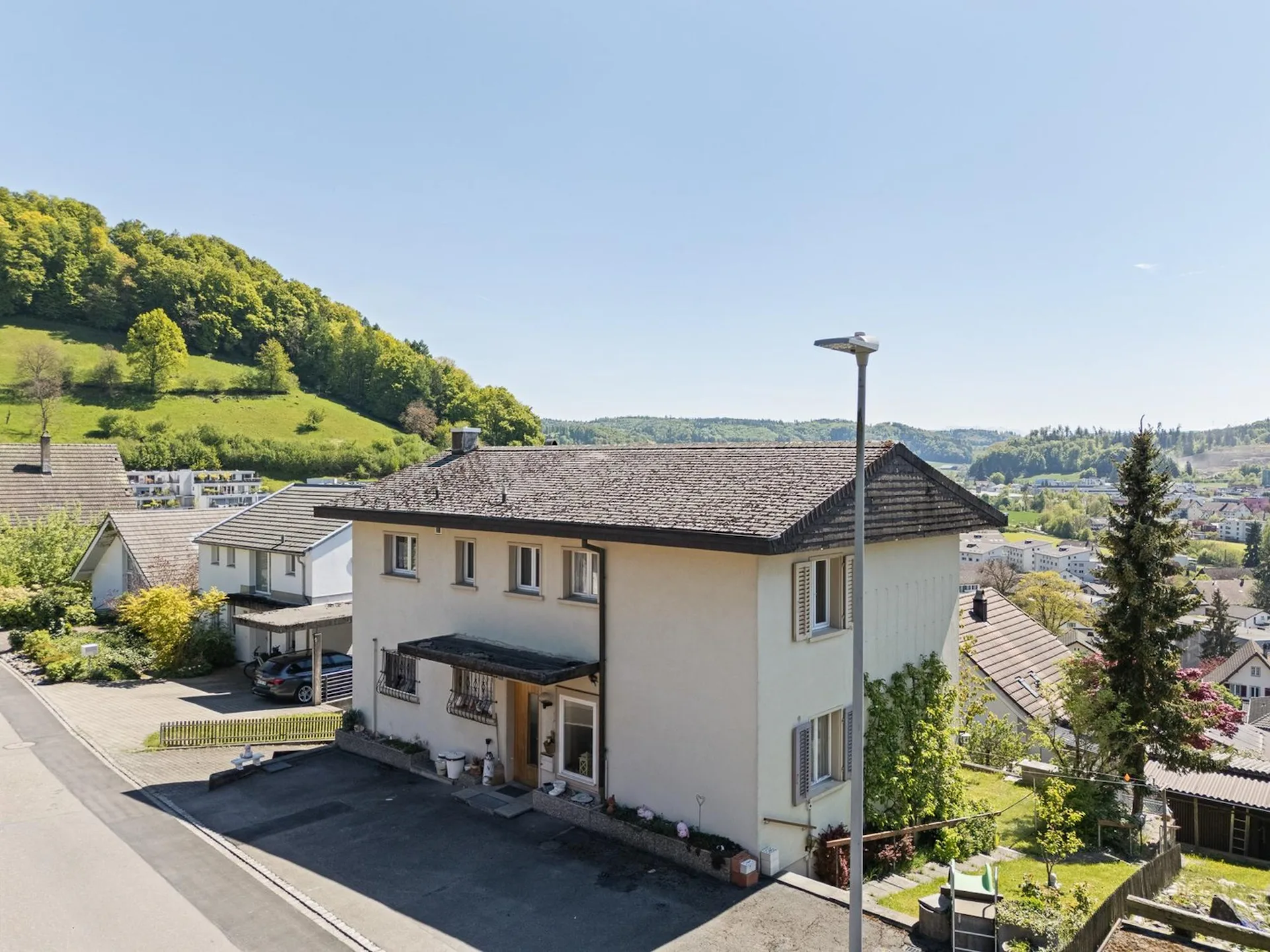 Maison spacieuse pour une famille, pour un logement intergénérationnel ou pour vivre et travailler