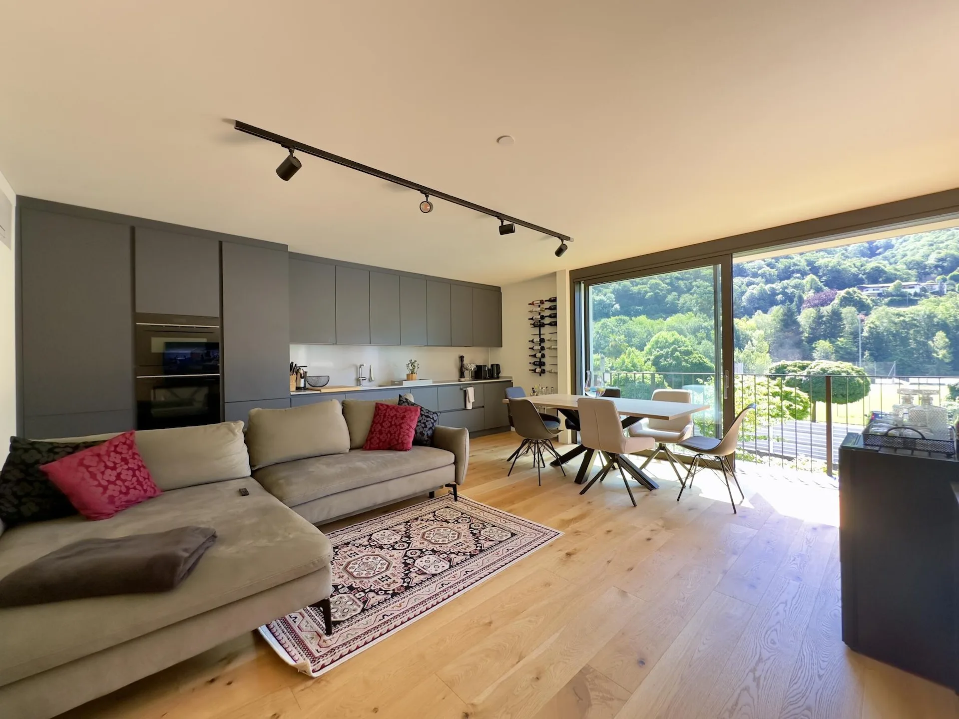 MODERNES UND GERAUMIGES 4.5-ZIMMER-WOHNUNG MIT HOHER QUALITÄT IN CAMIGNOLO