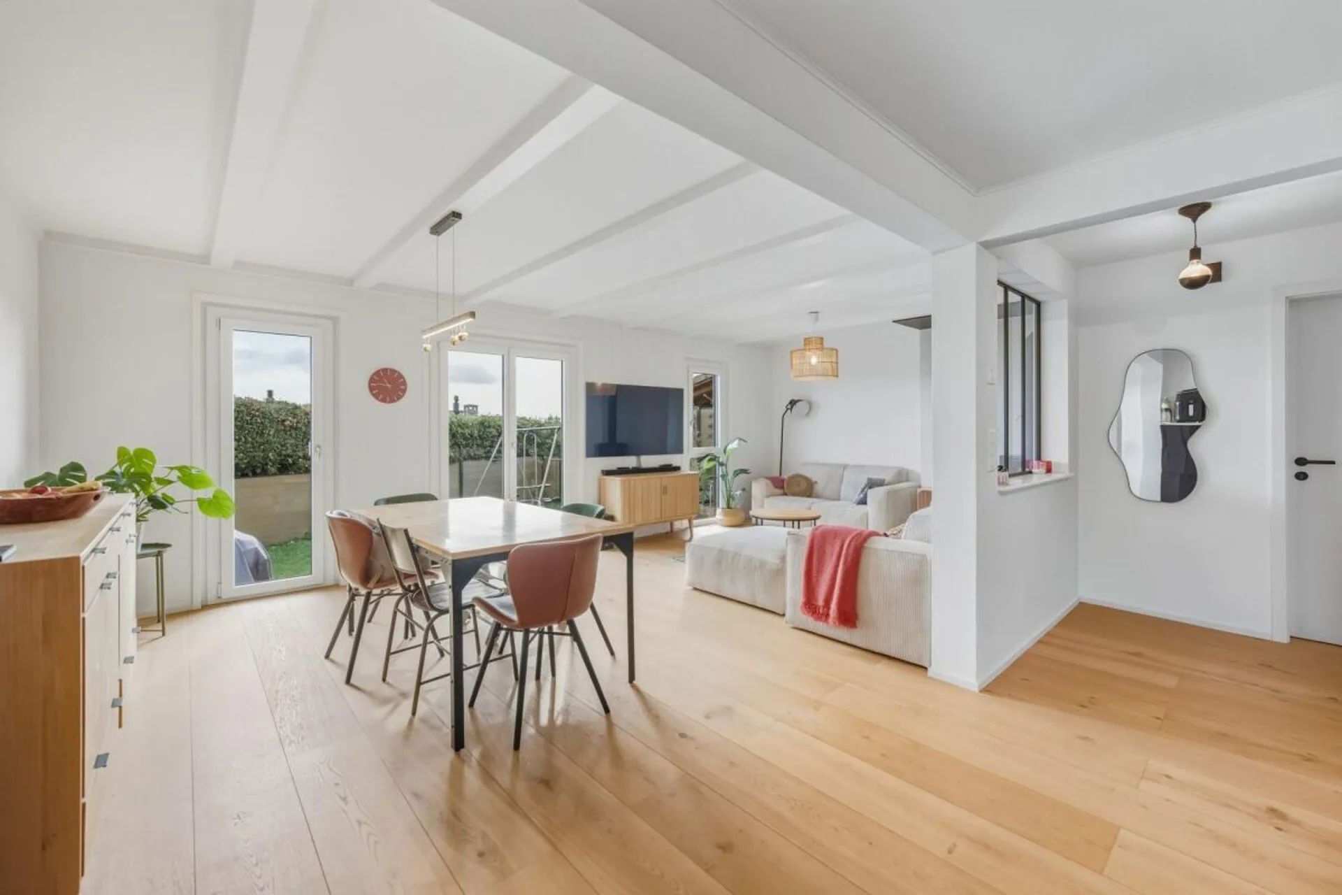 Villa mitoyenne entièrement rénovée à Orbe