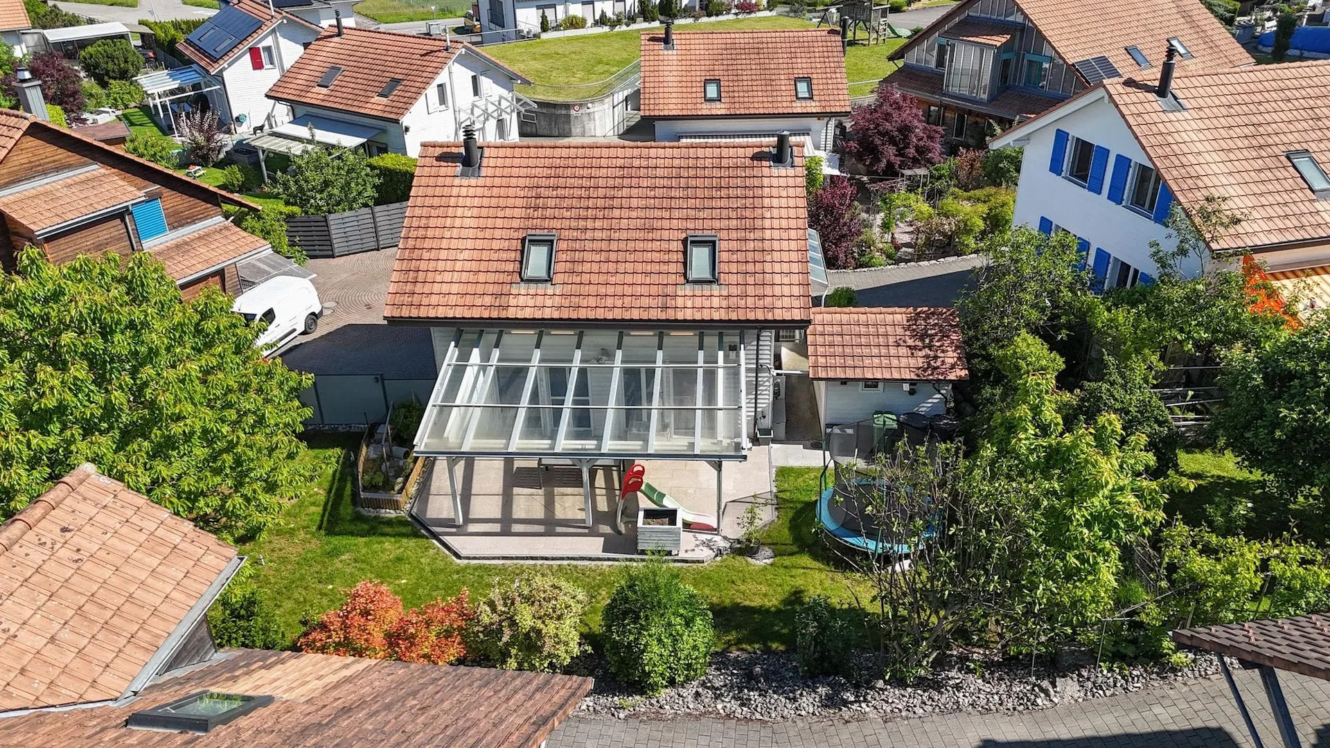 Ein Zuhause zum Wohlfühlen  helles Wohnambiente, Cheminée und sonnige Terrasse