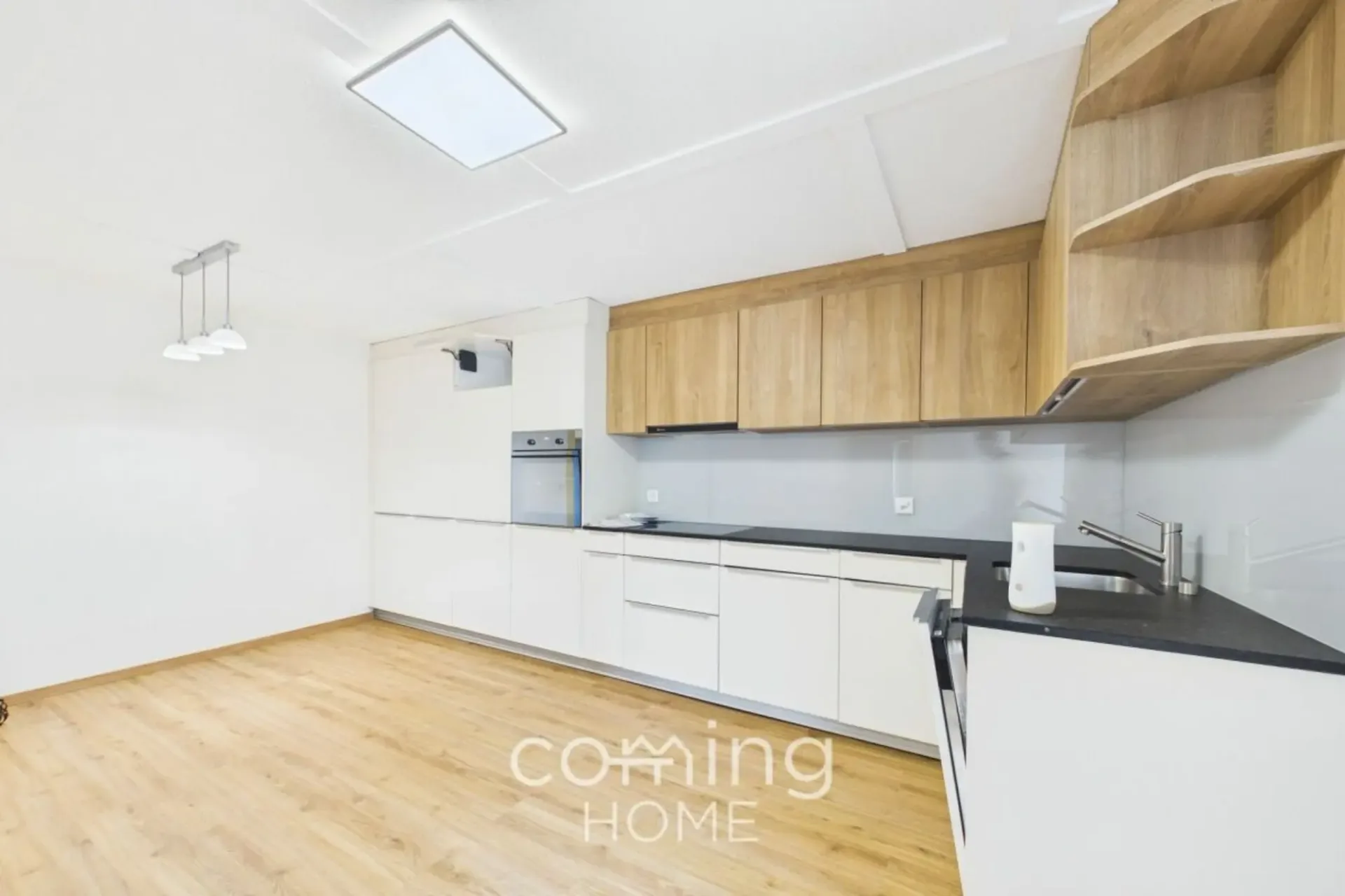 Modernisierte 4-Zimmerwohnung in Eggerberg mit sonnigem Balkon und Bergsicht