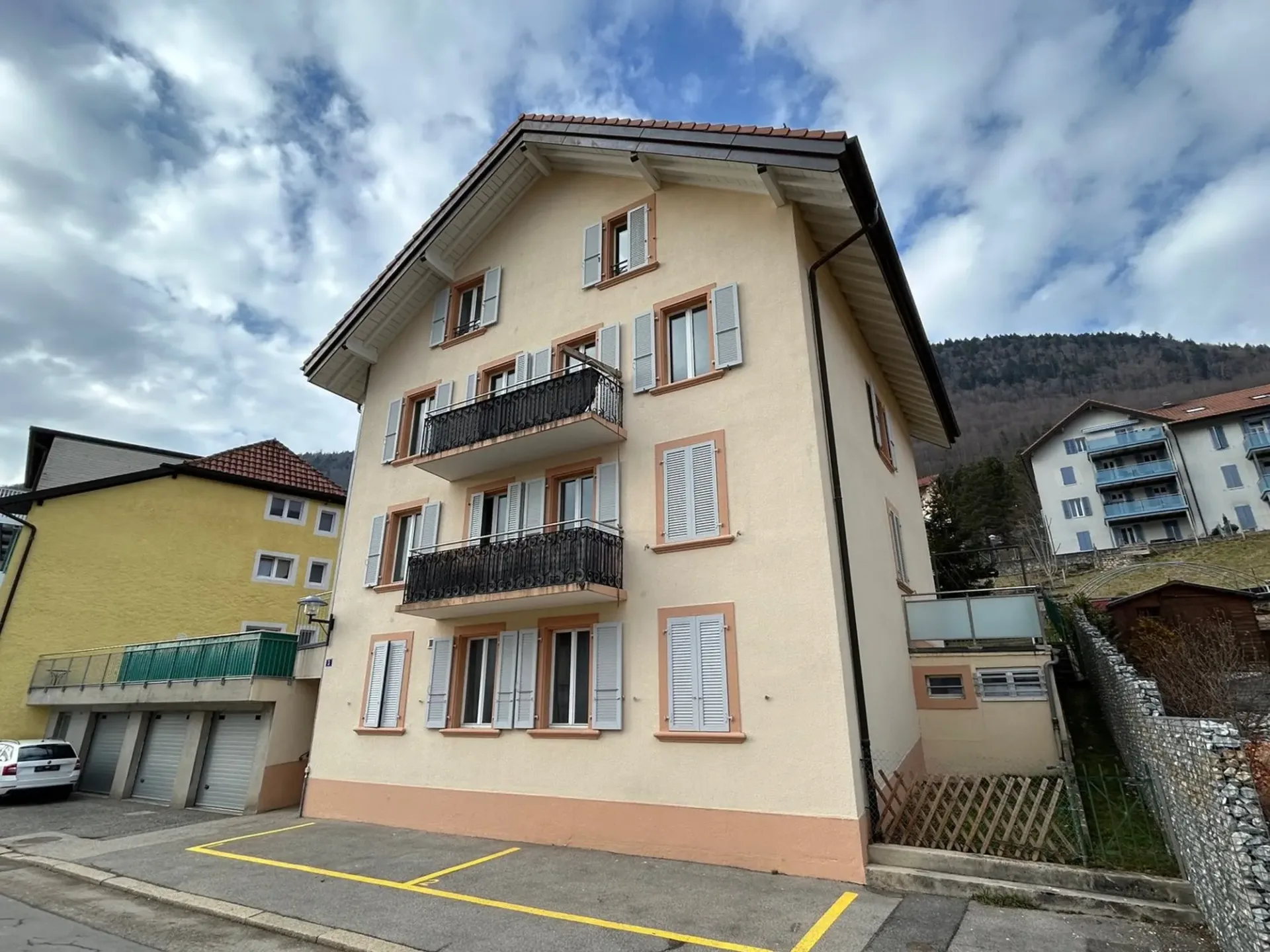 Appartement 4 pièces au 1er étage