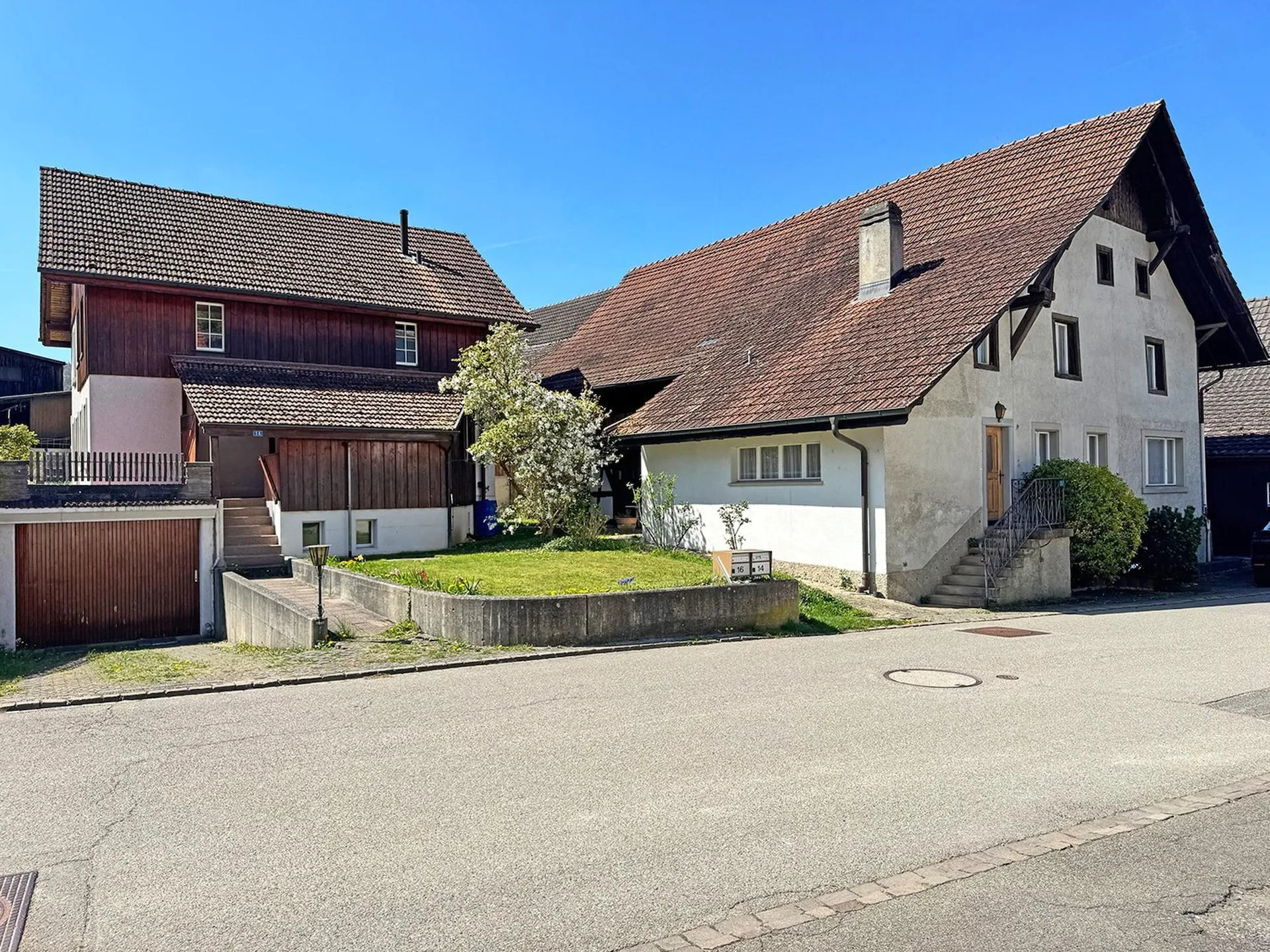 Casa con fienile e casa unifamiliare