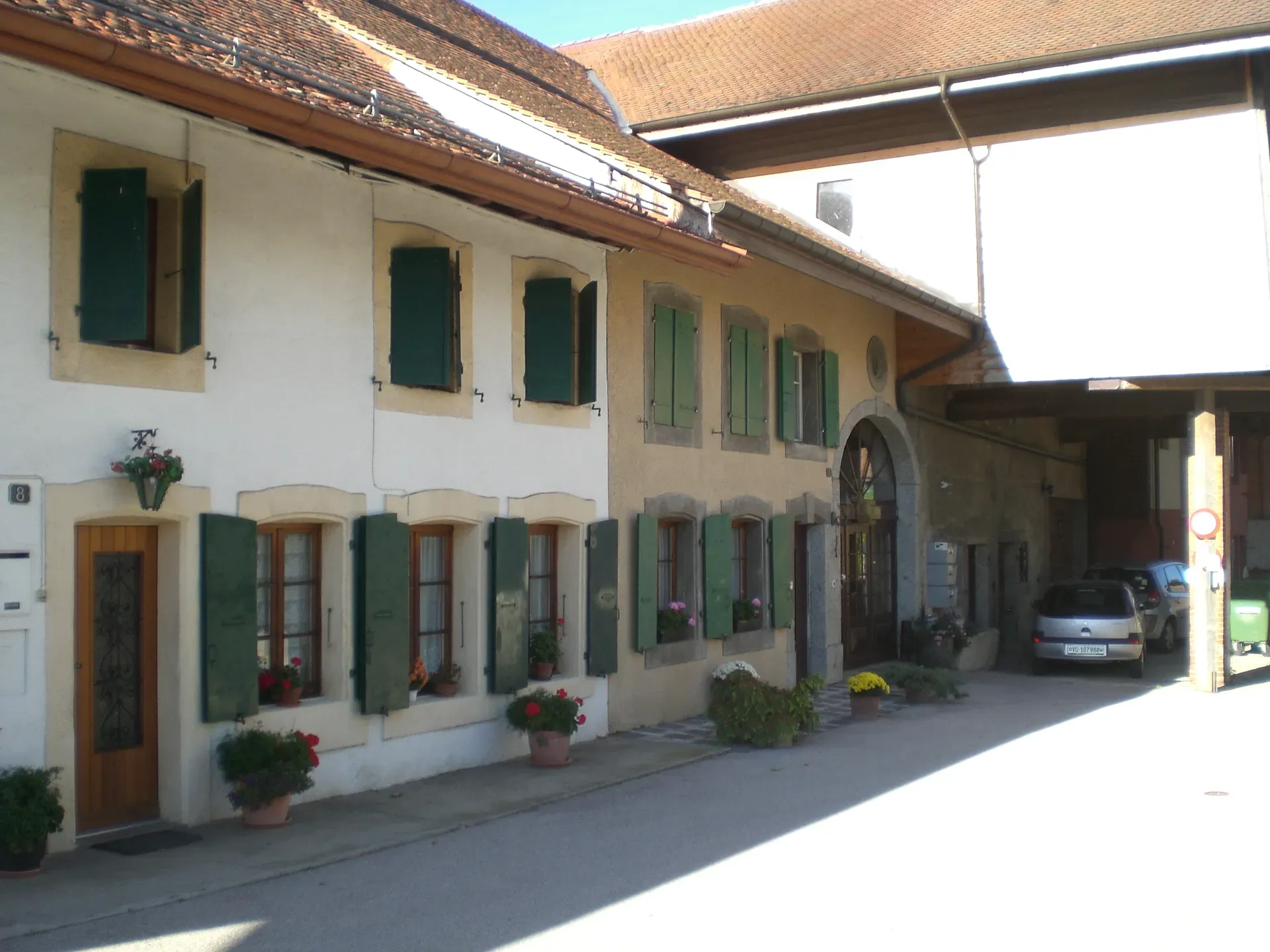 1037 Etagnières